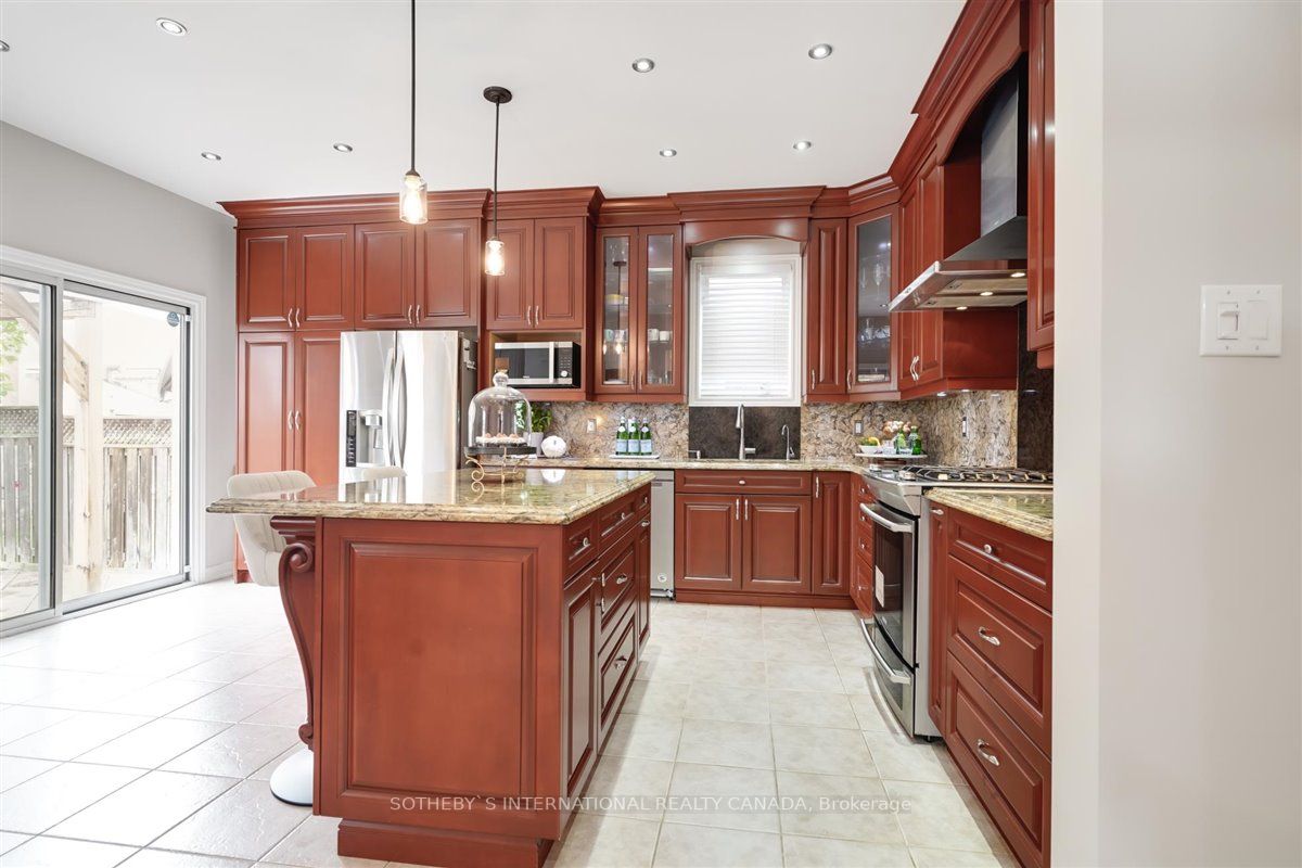1289 Roper Dr