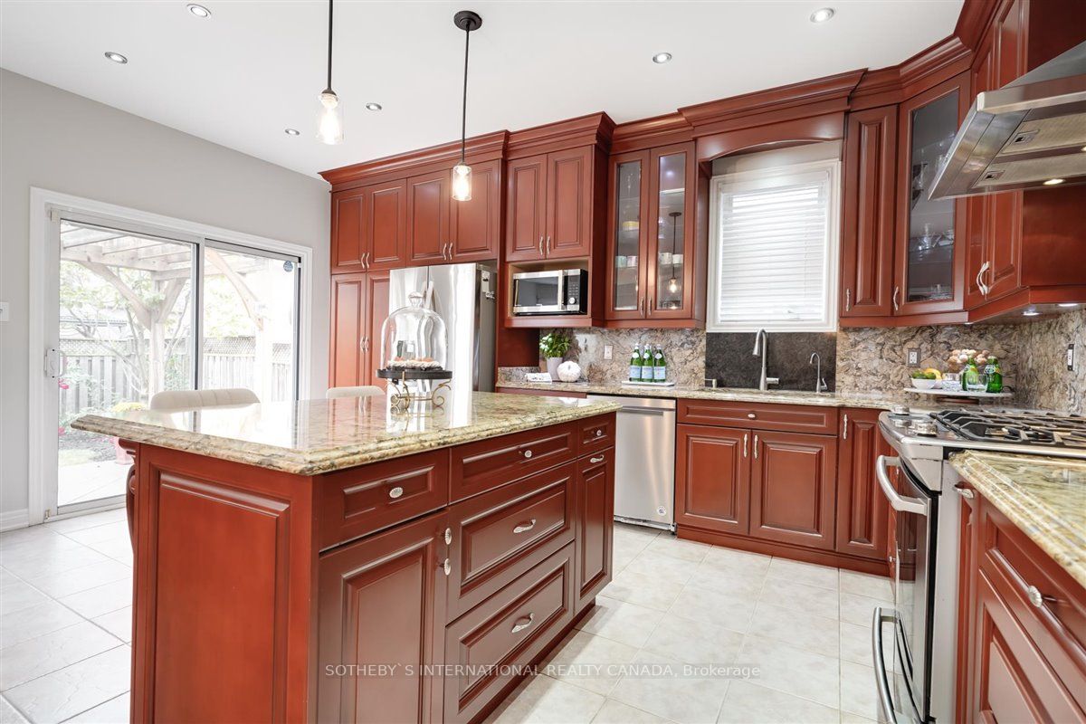 1289 Roper Dr