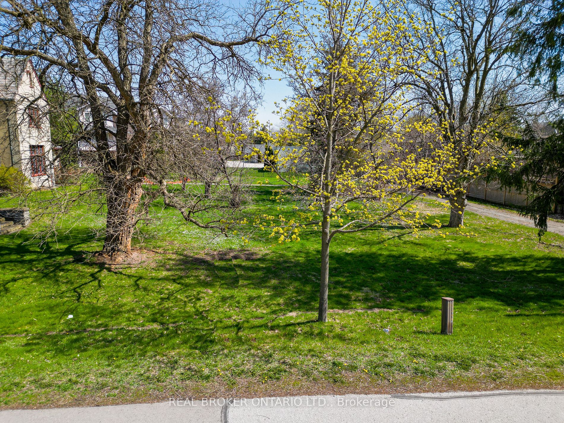 977 Unsworth Lot C Ave