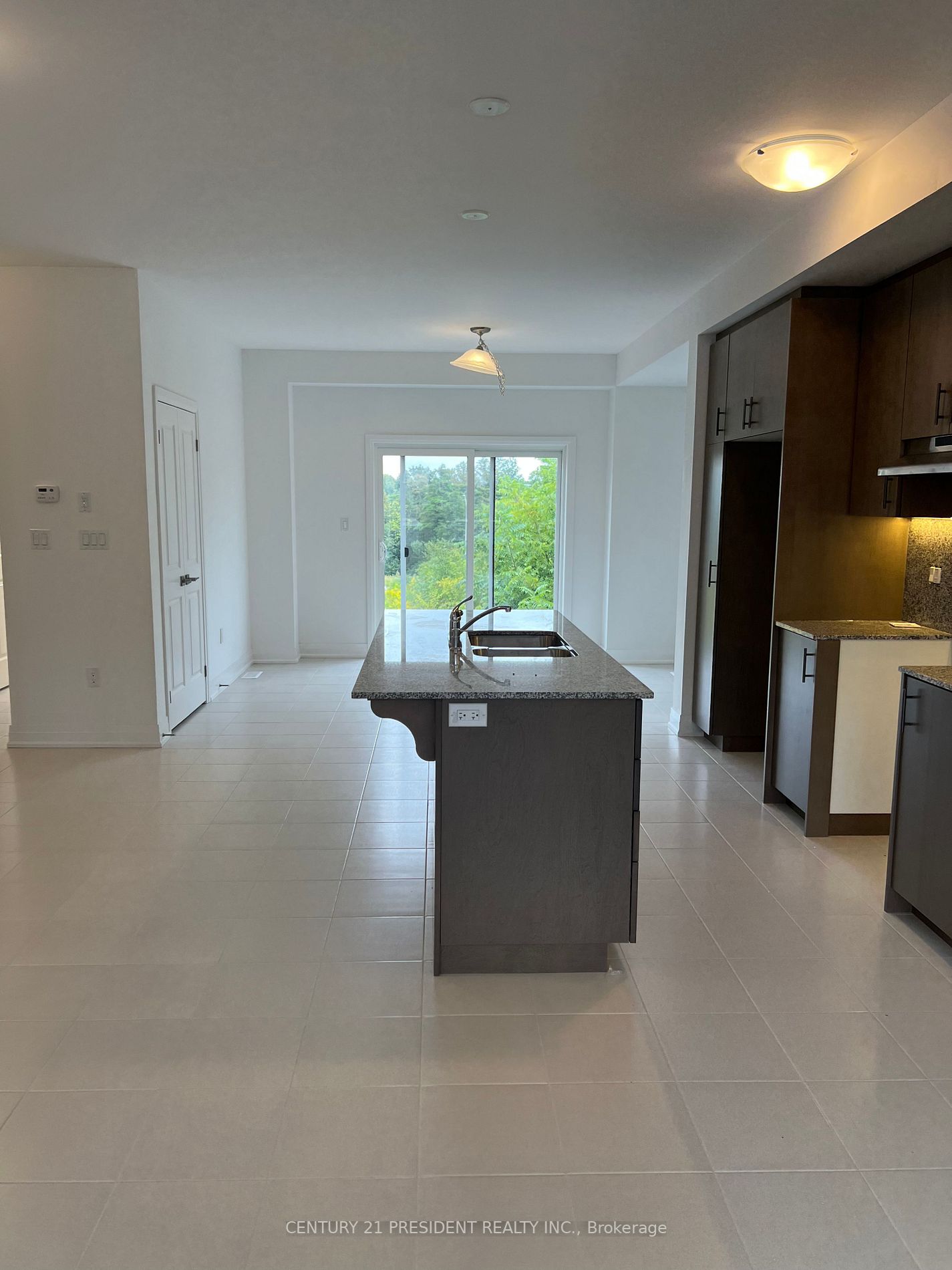 52 Humberstone Dr