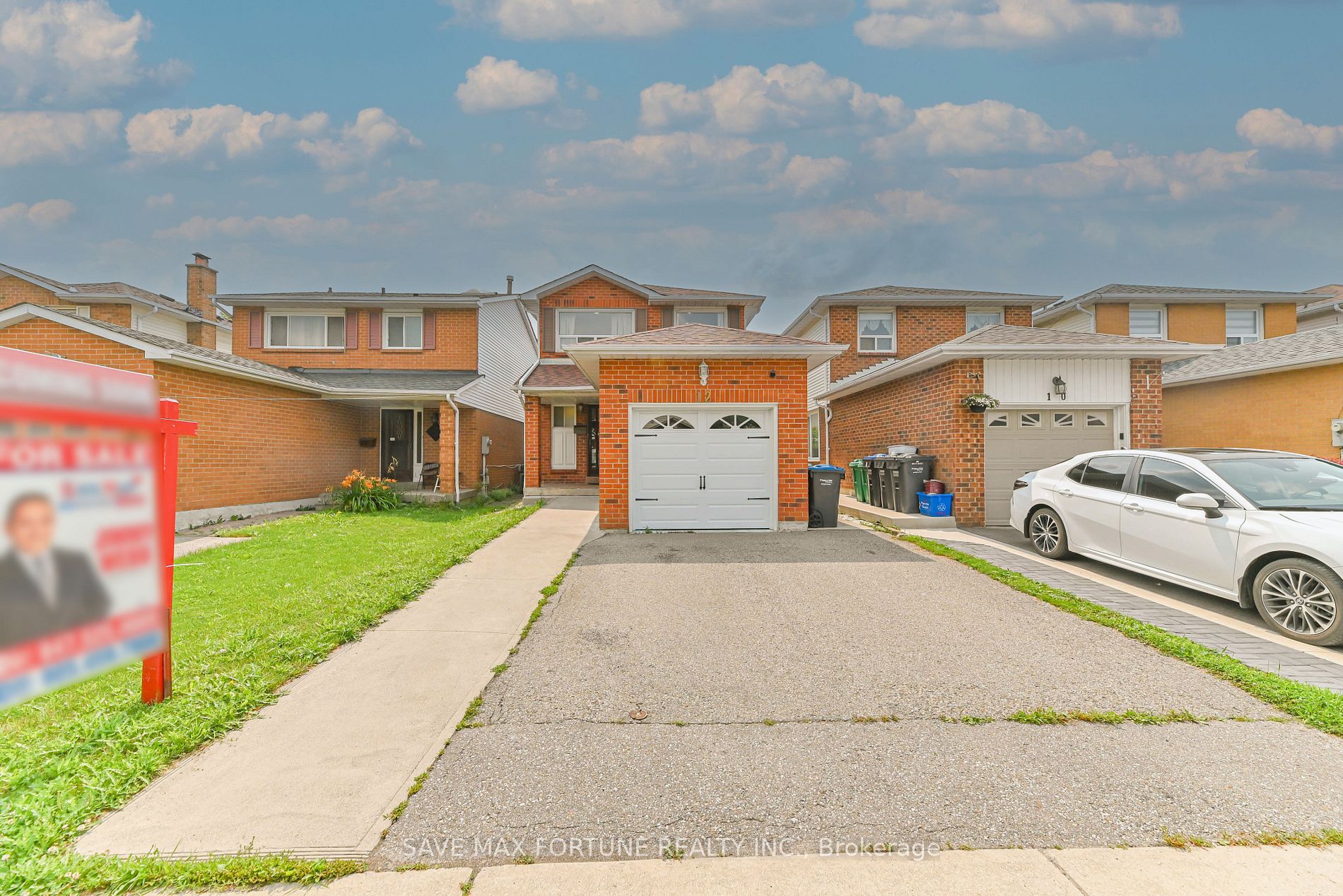 12 Weybridge Tr