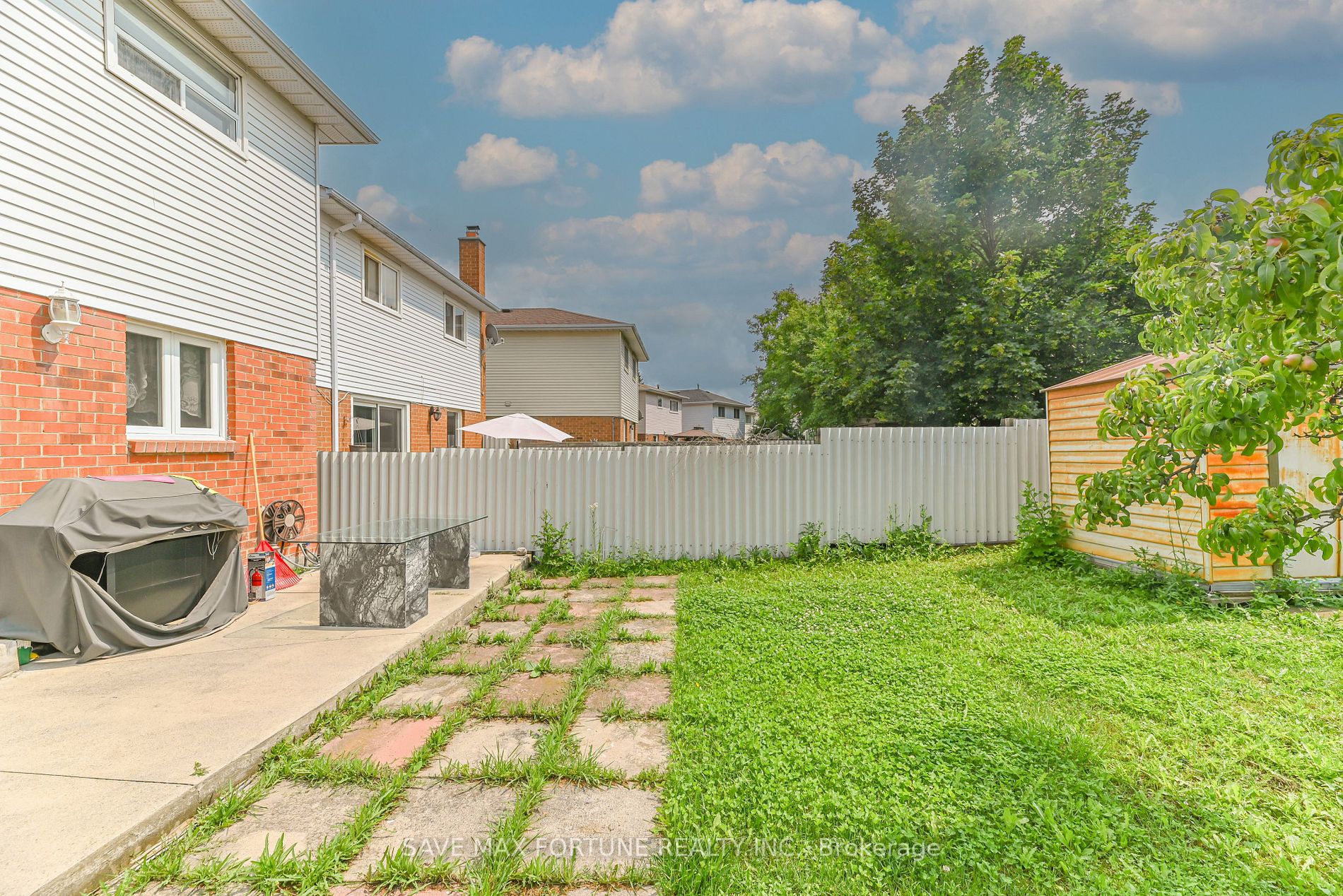 12 Weybridge Tr