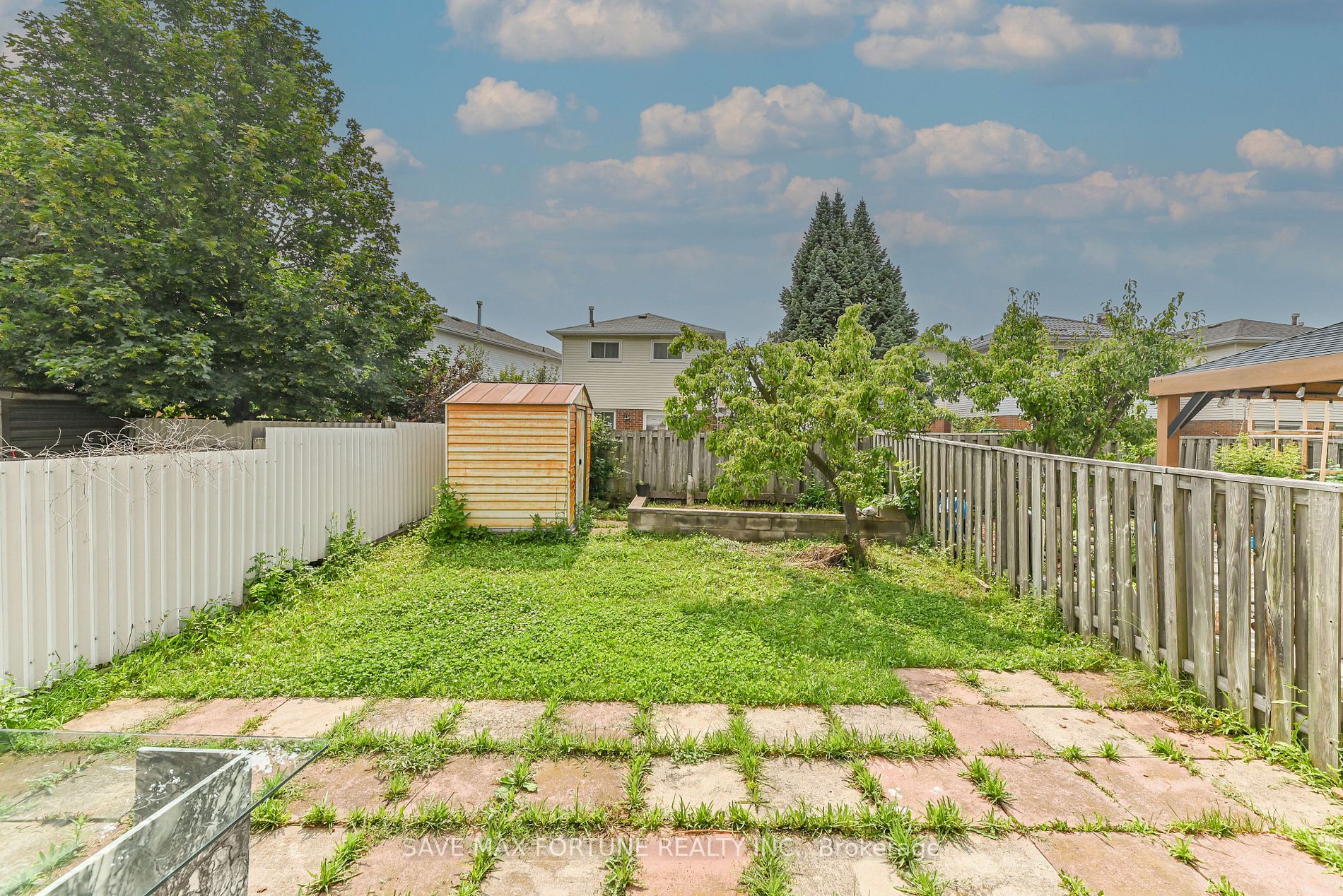 12 Weybridge Tr