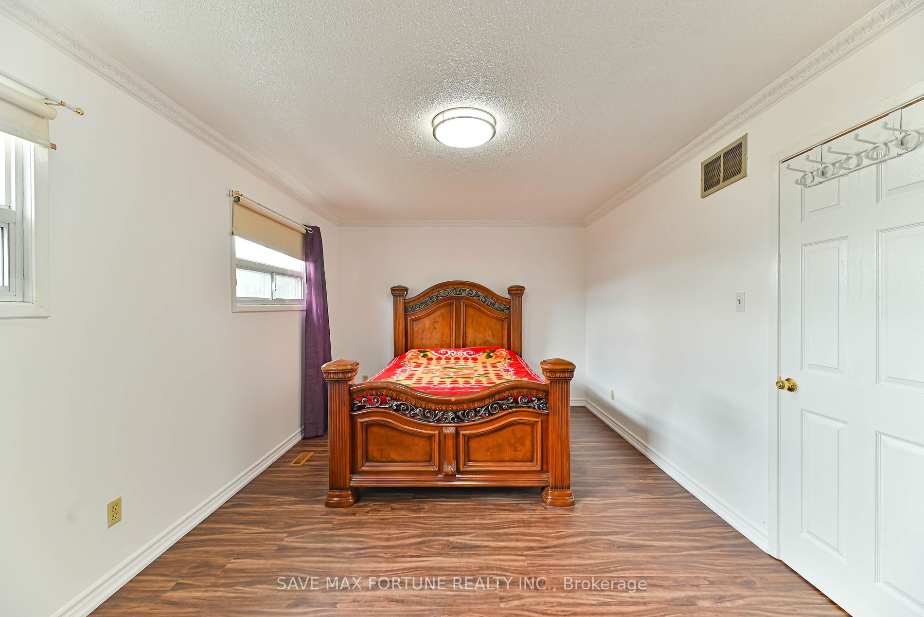 12 Weybridge Tr