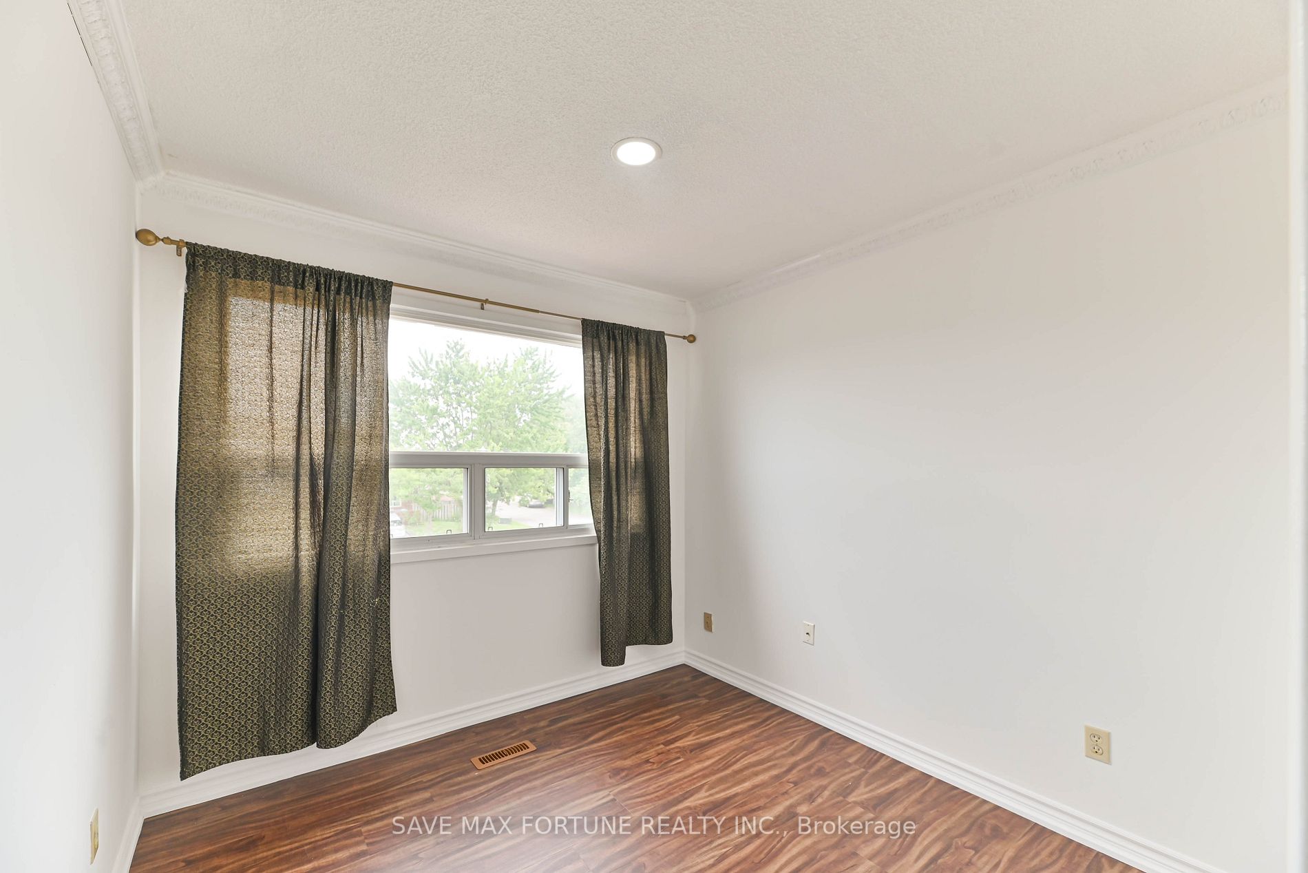 12 Weybridge Tr