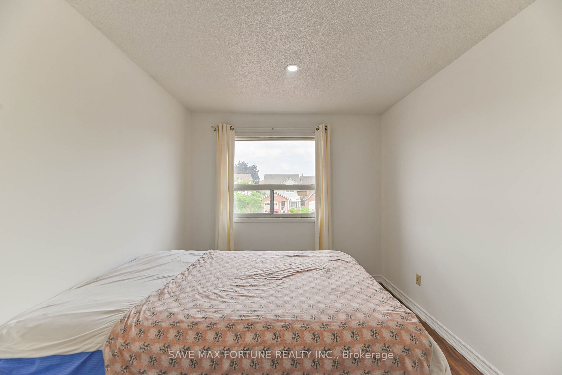 12 Weybridge Tr