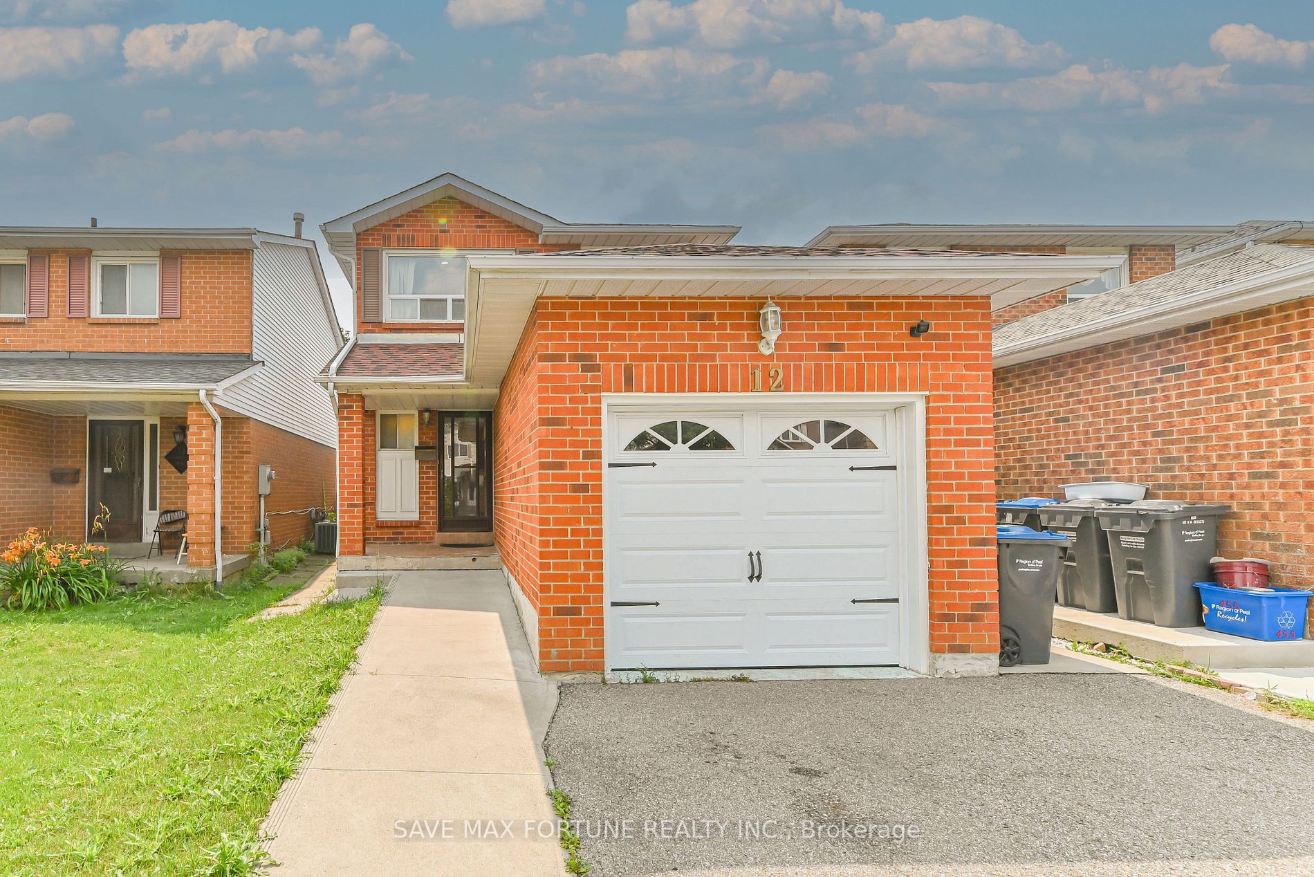 12 Weybridge Tr