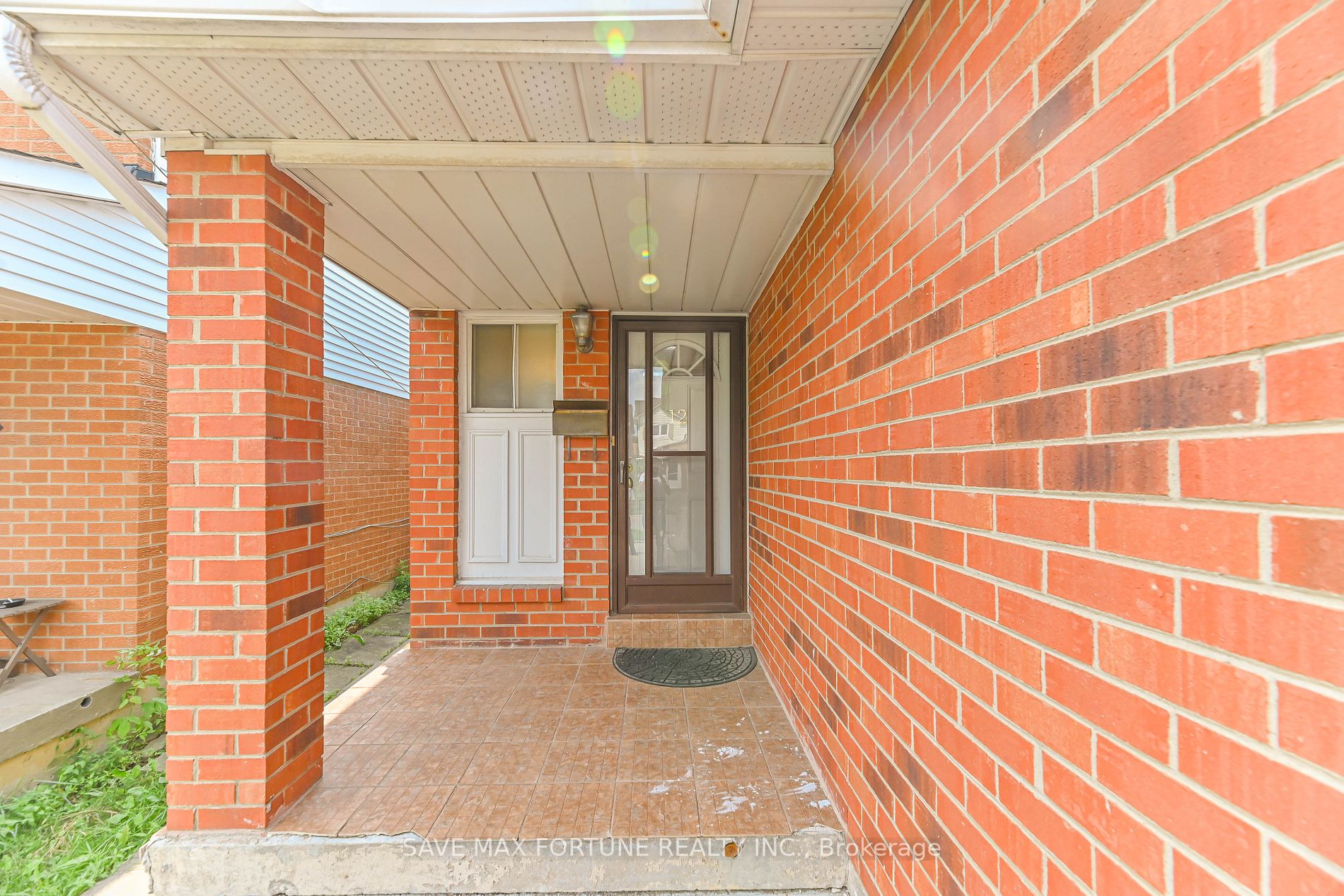12 Weybridge Tr