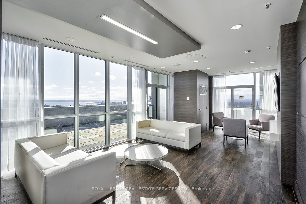 2087 Fairview St, #2109