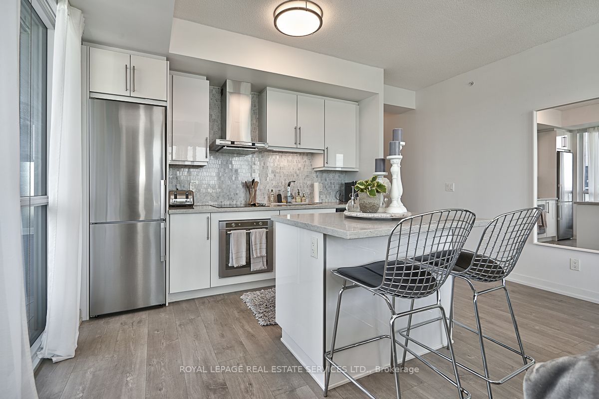 2087 Fairview St, #2109