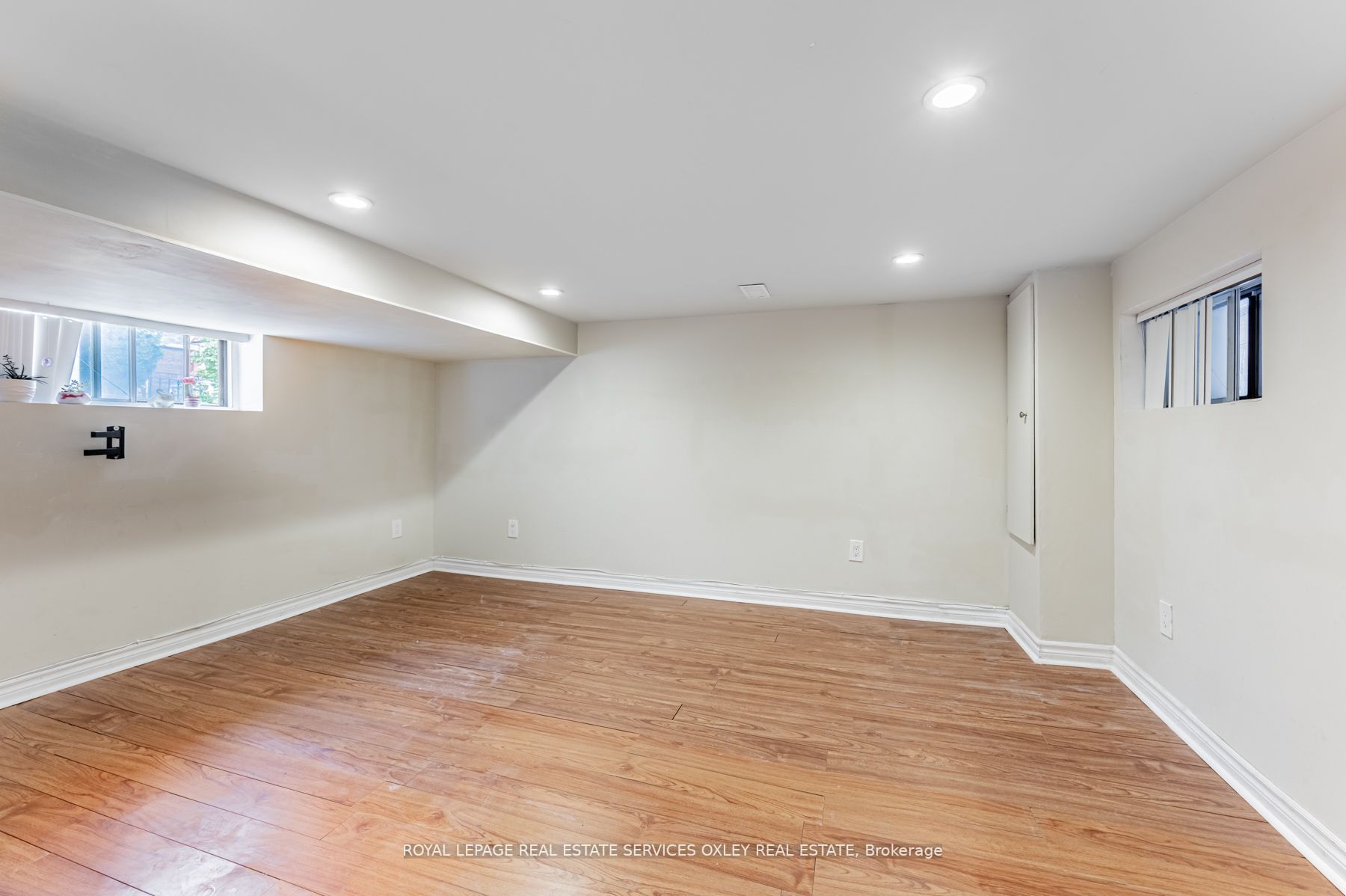 17 Garnet Ave