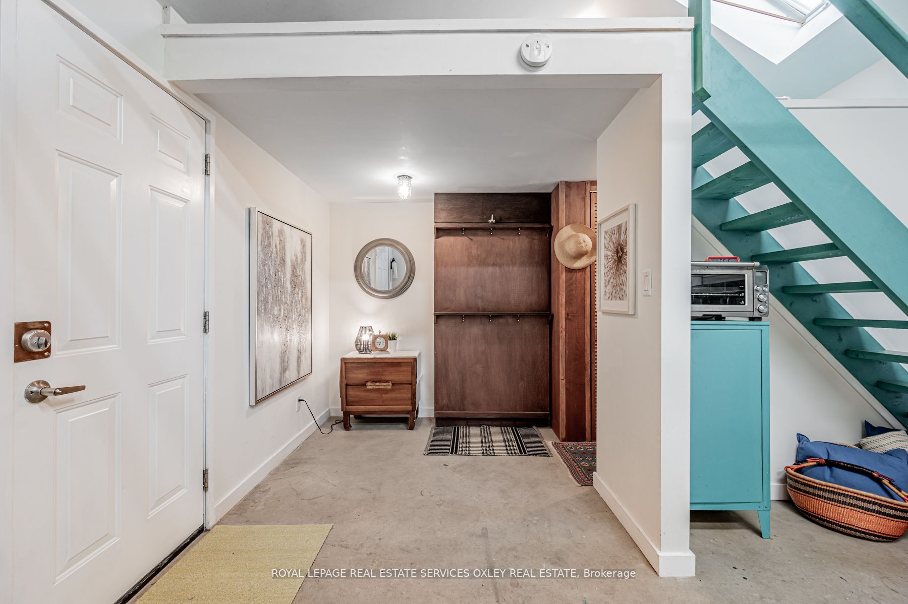 17 Garnet Ave