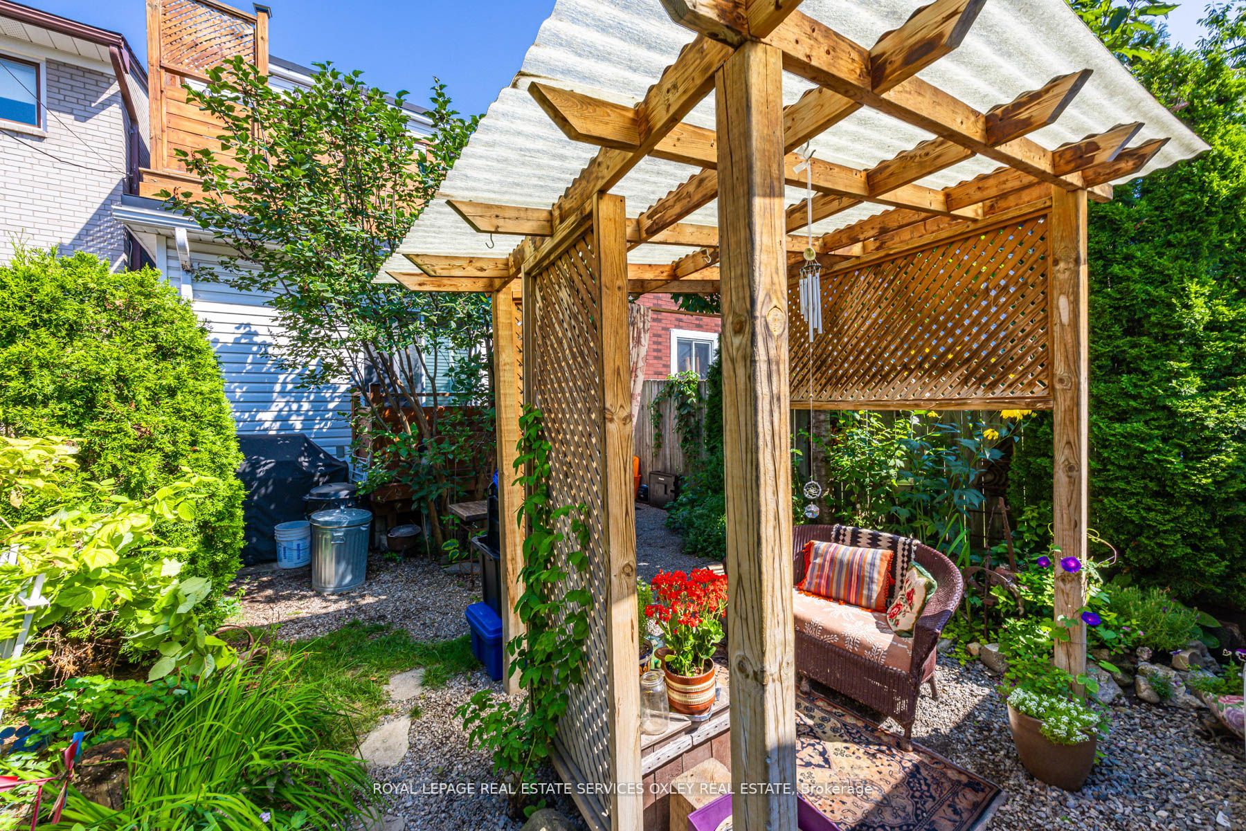 17 Garnet Ave