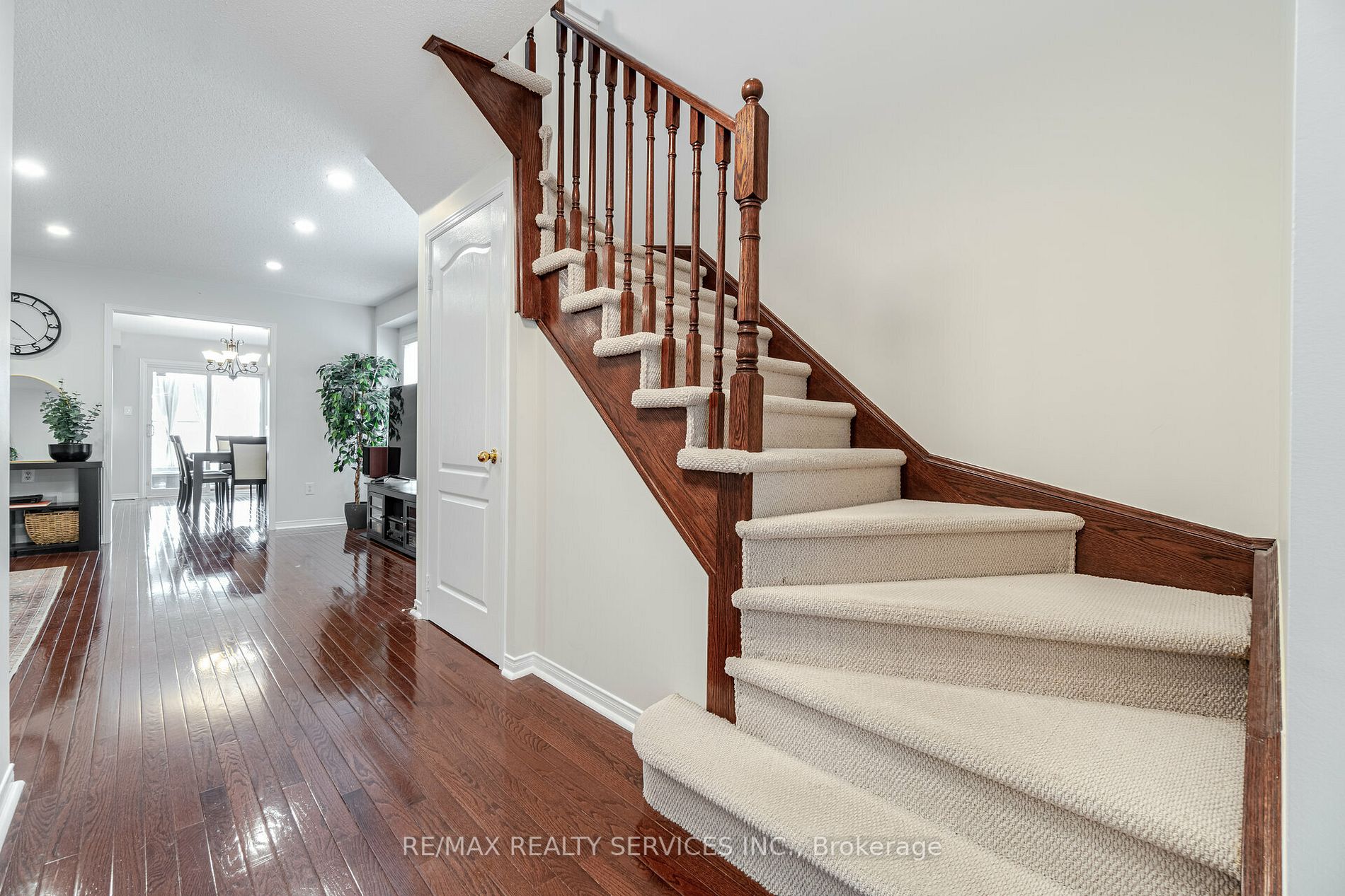98 Tomabrook Cres