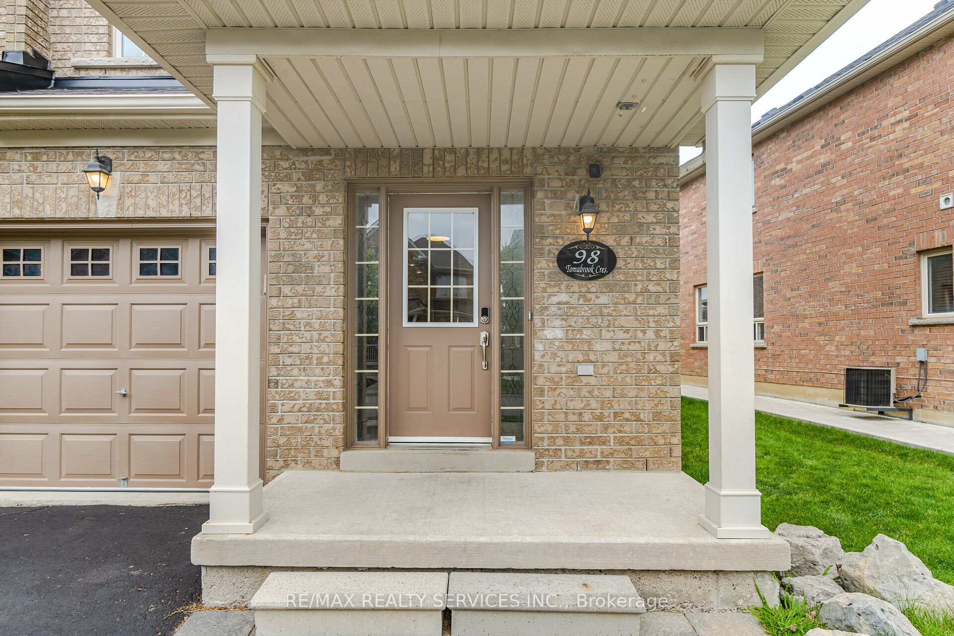 98 Tomabrook Cres