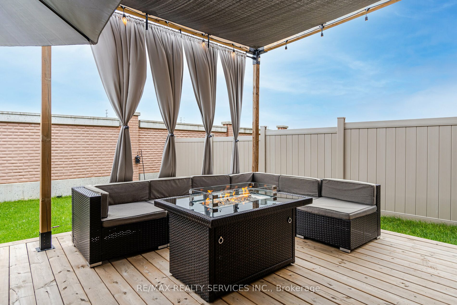 98 Tomabrook Cres