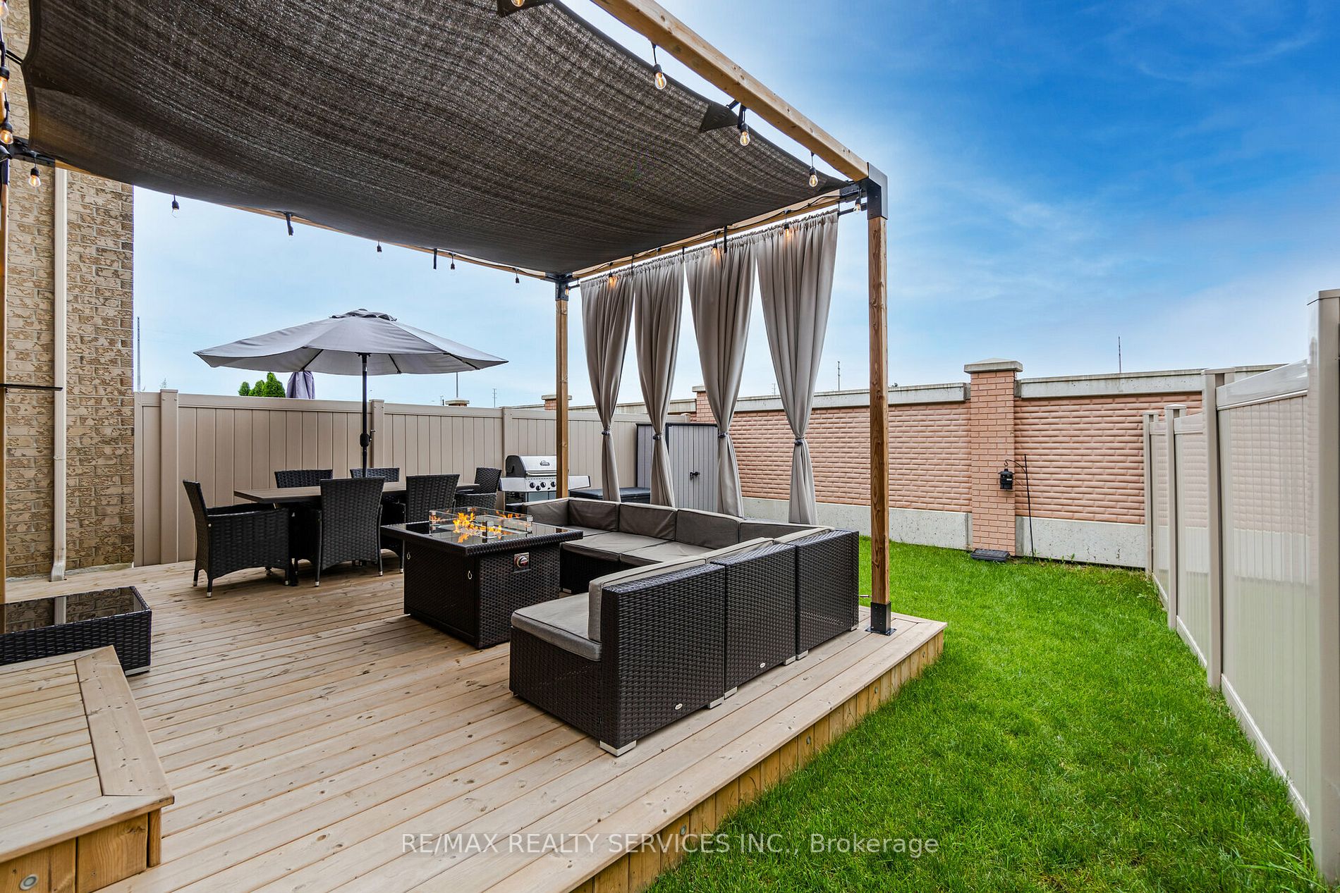 98 Tomabrook Cres