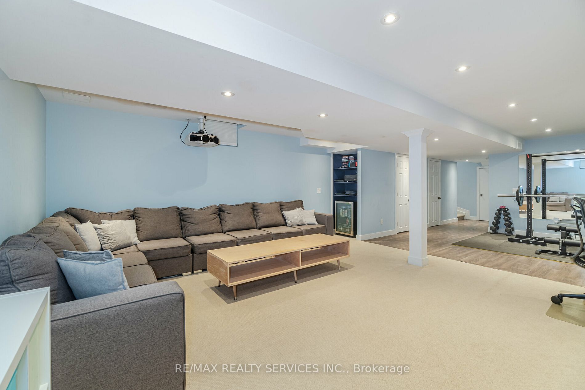 98 Tomabrook Cres