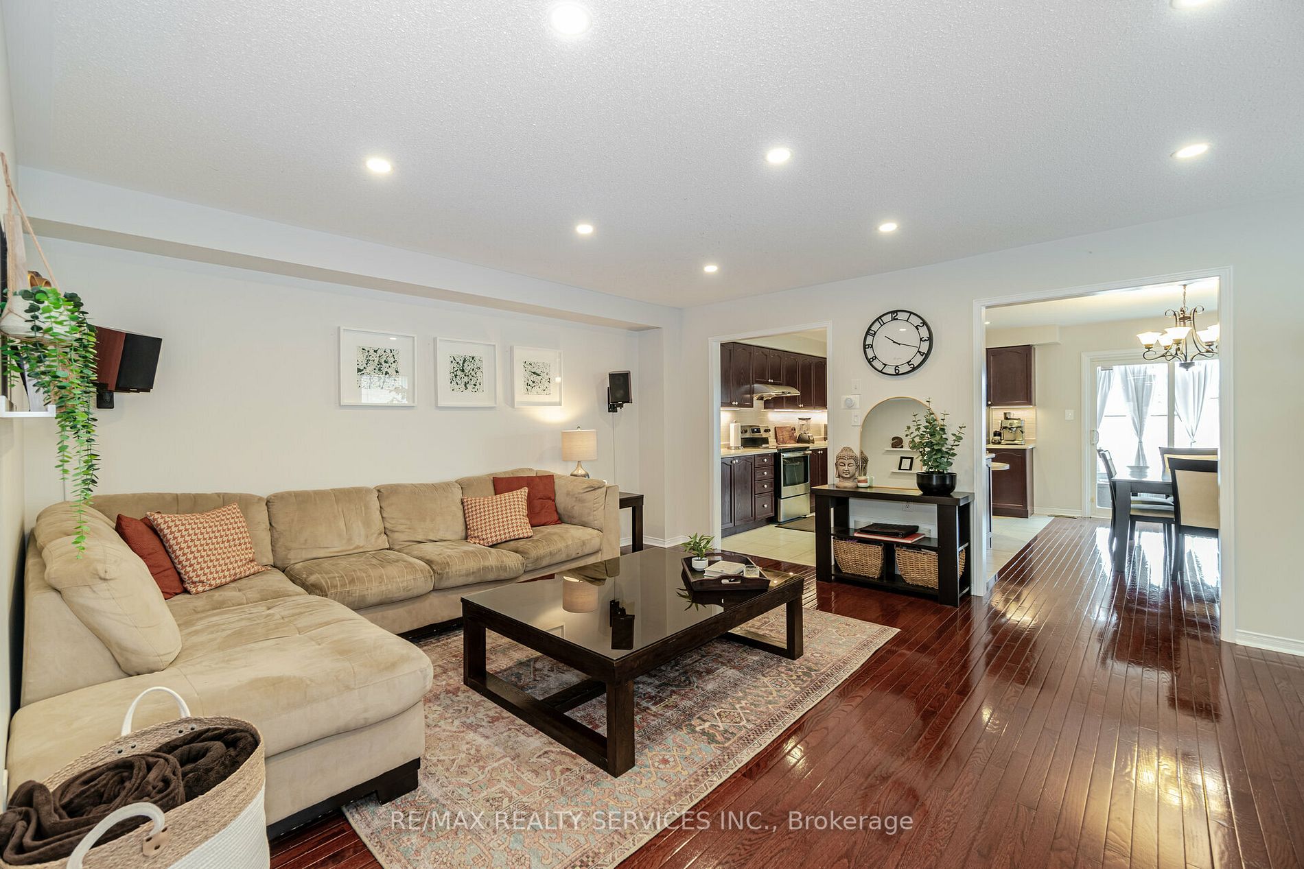 98 Tomabrook Cres