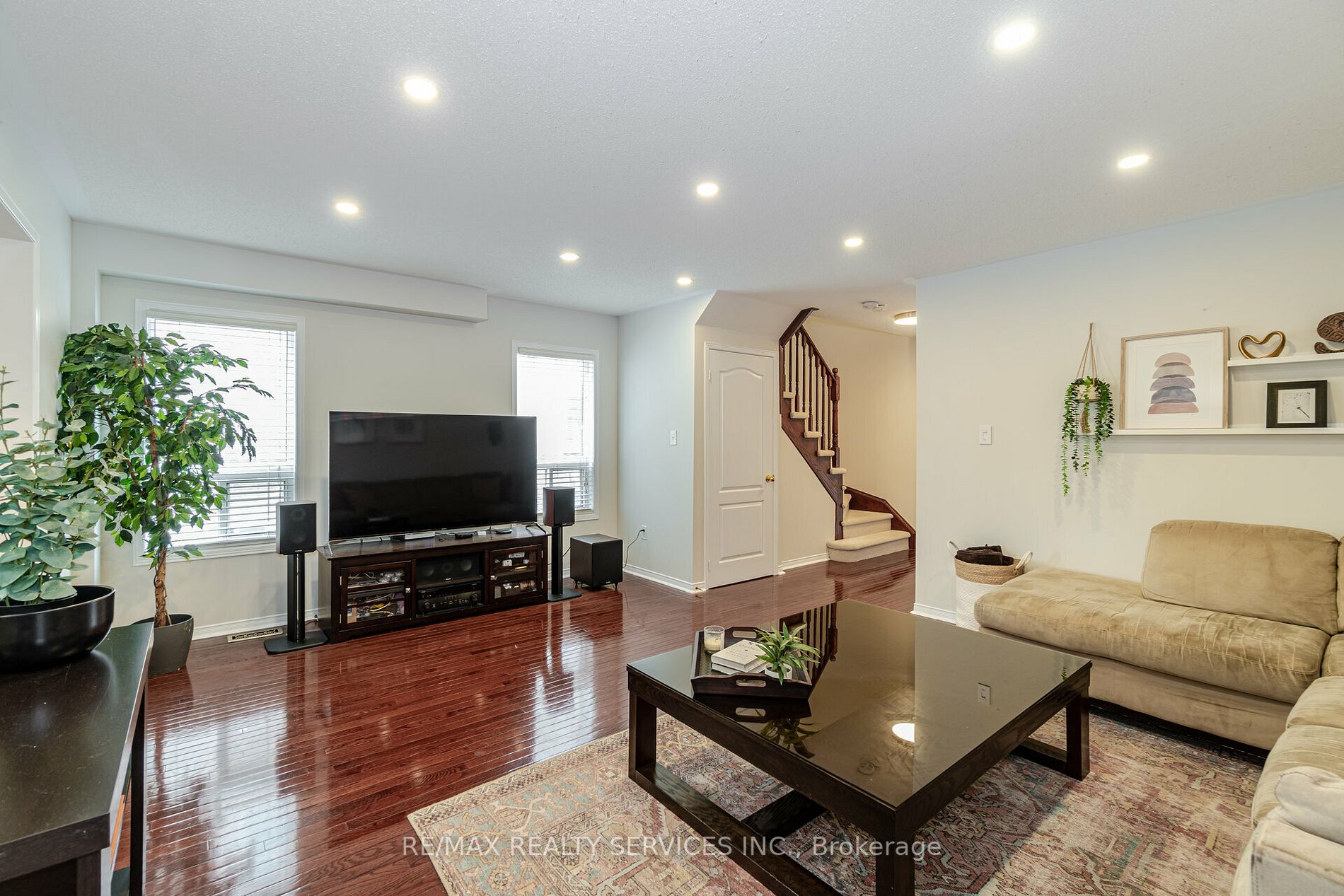 98 Tomabrook Cres