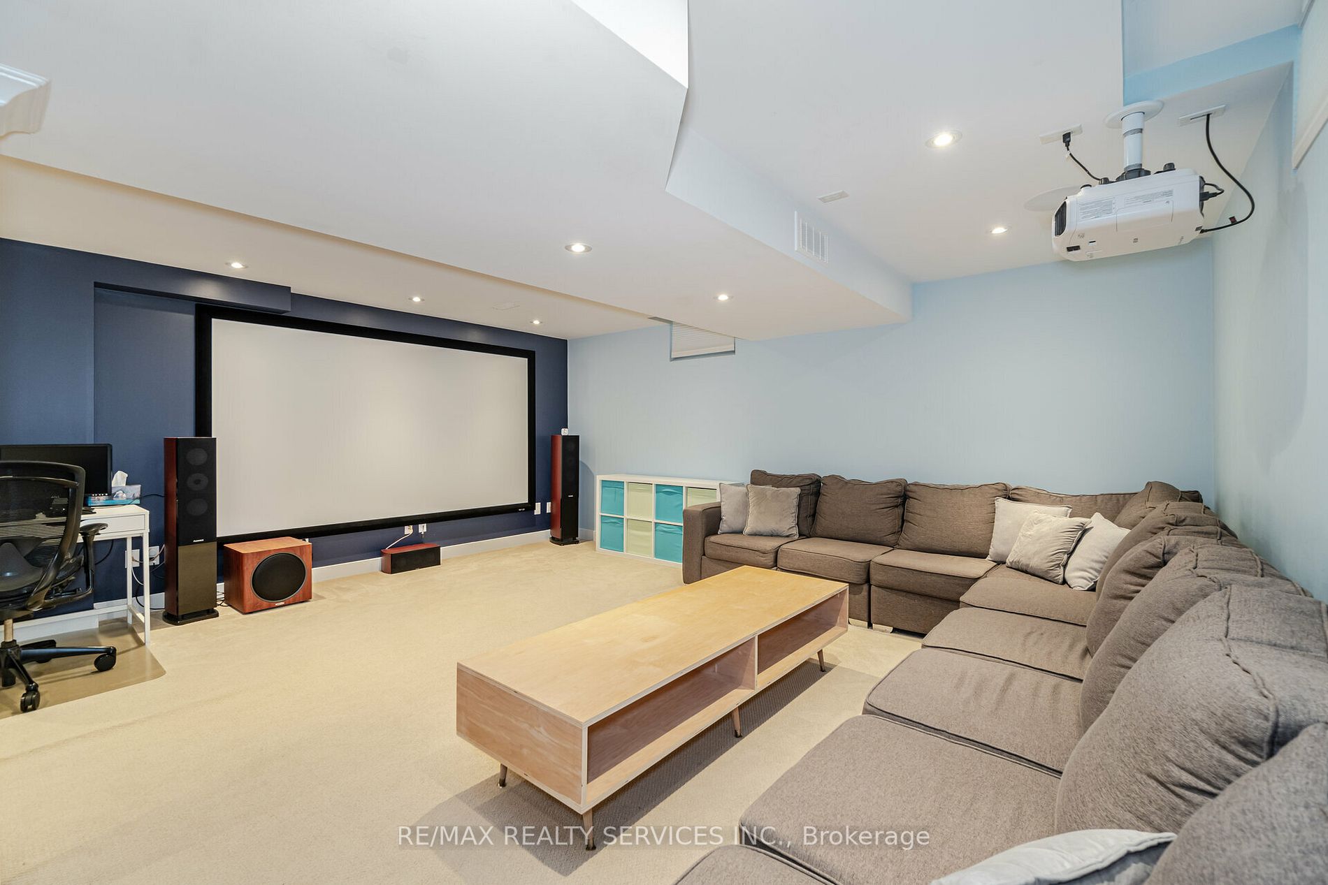98 Tomabrook Cres