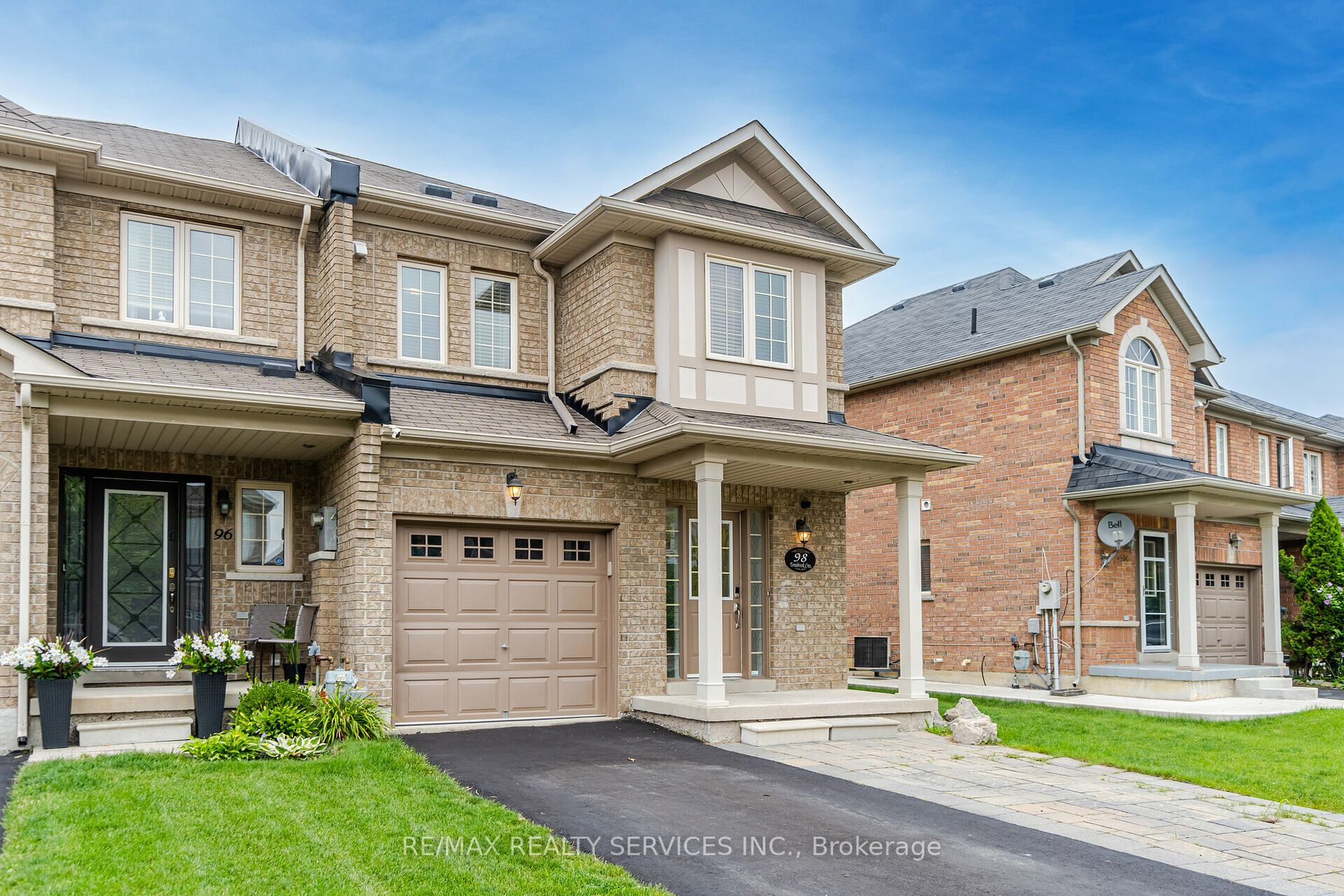 98 Tomabrook Cres