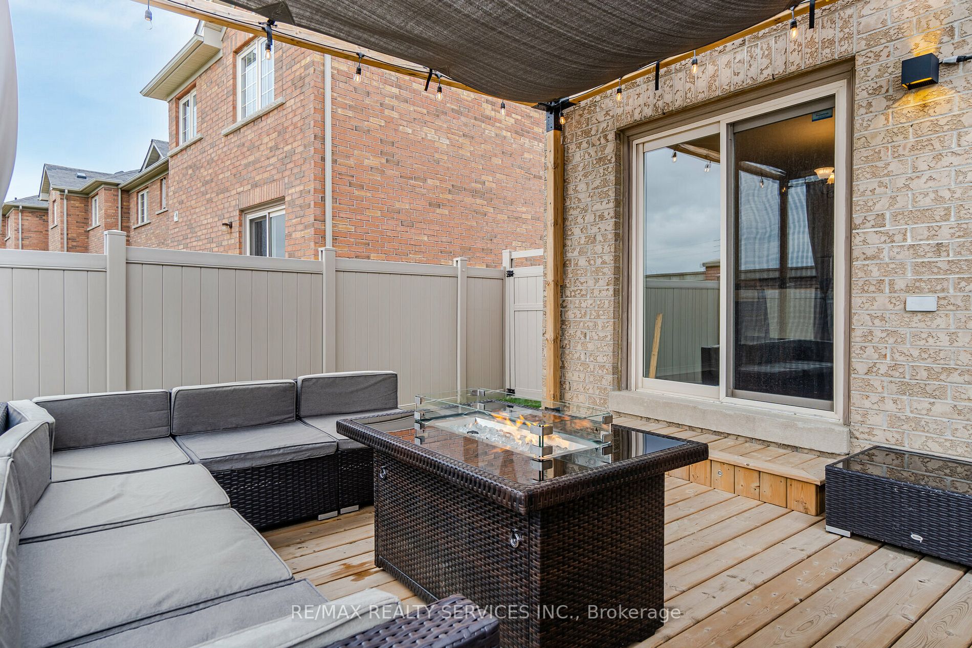 98 Tomabrook Cres