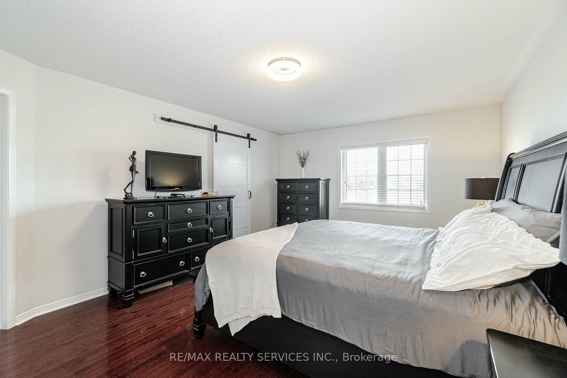 98 Tomabrook Cres