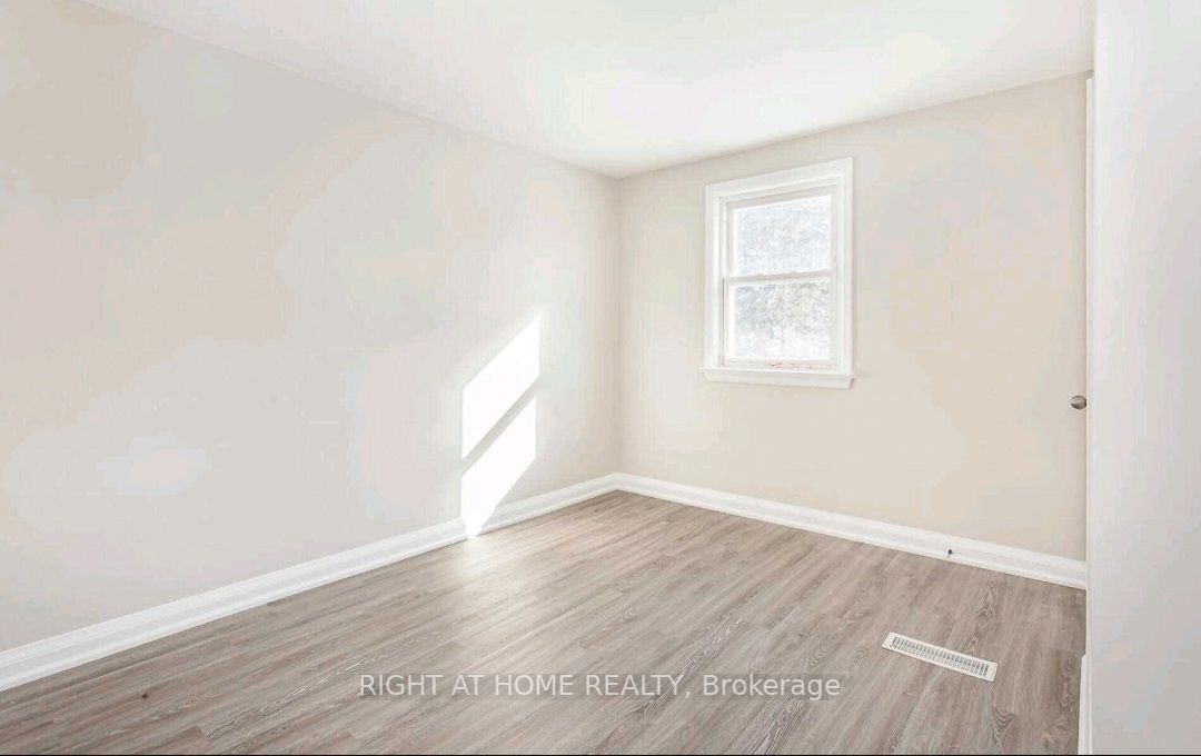 5 John St, #Upper