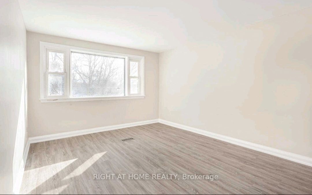 5 John St, #Upper
