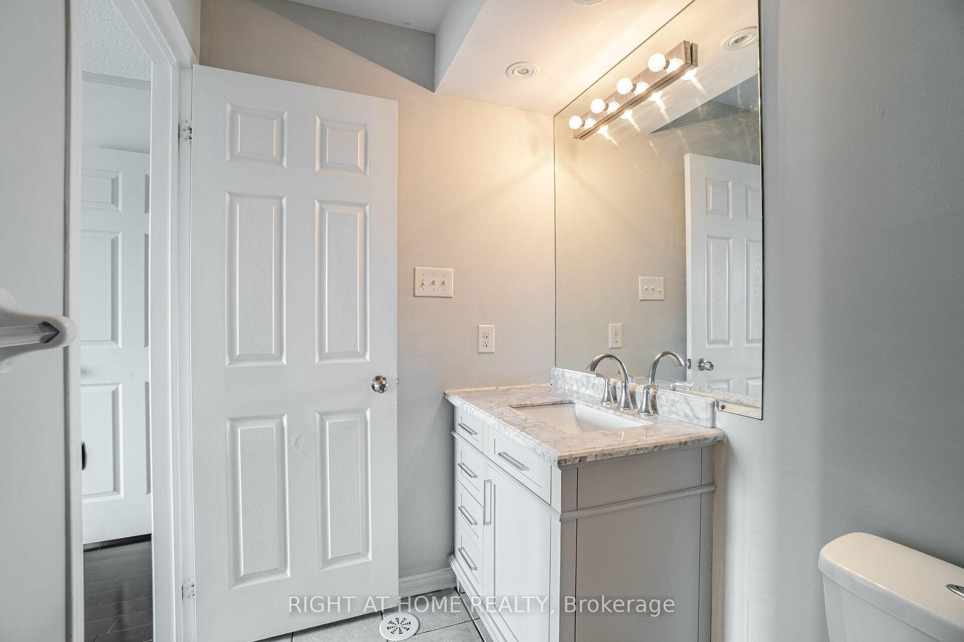 60 Fairwood Circ, #45