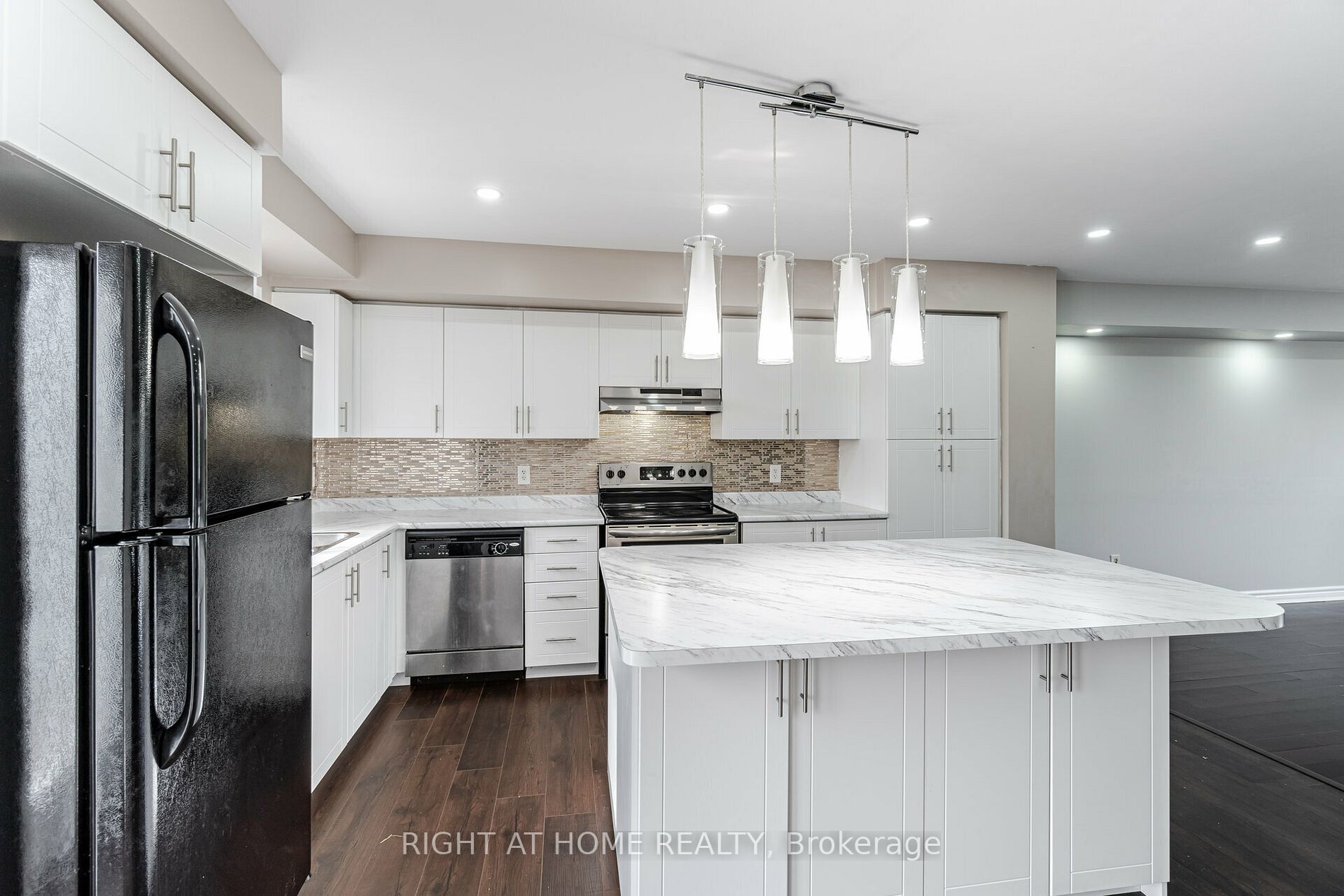 60 Fairwood Circ, #45
