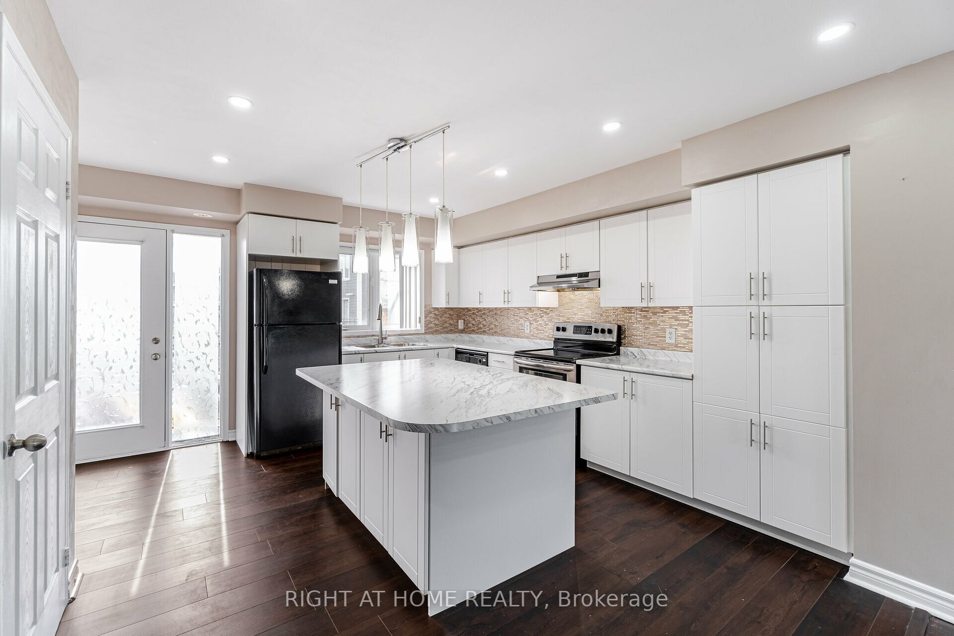 60 Fairwood Circ, #45