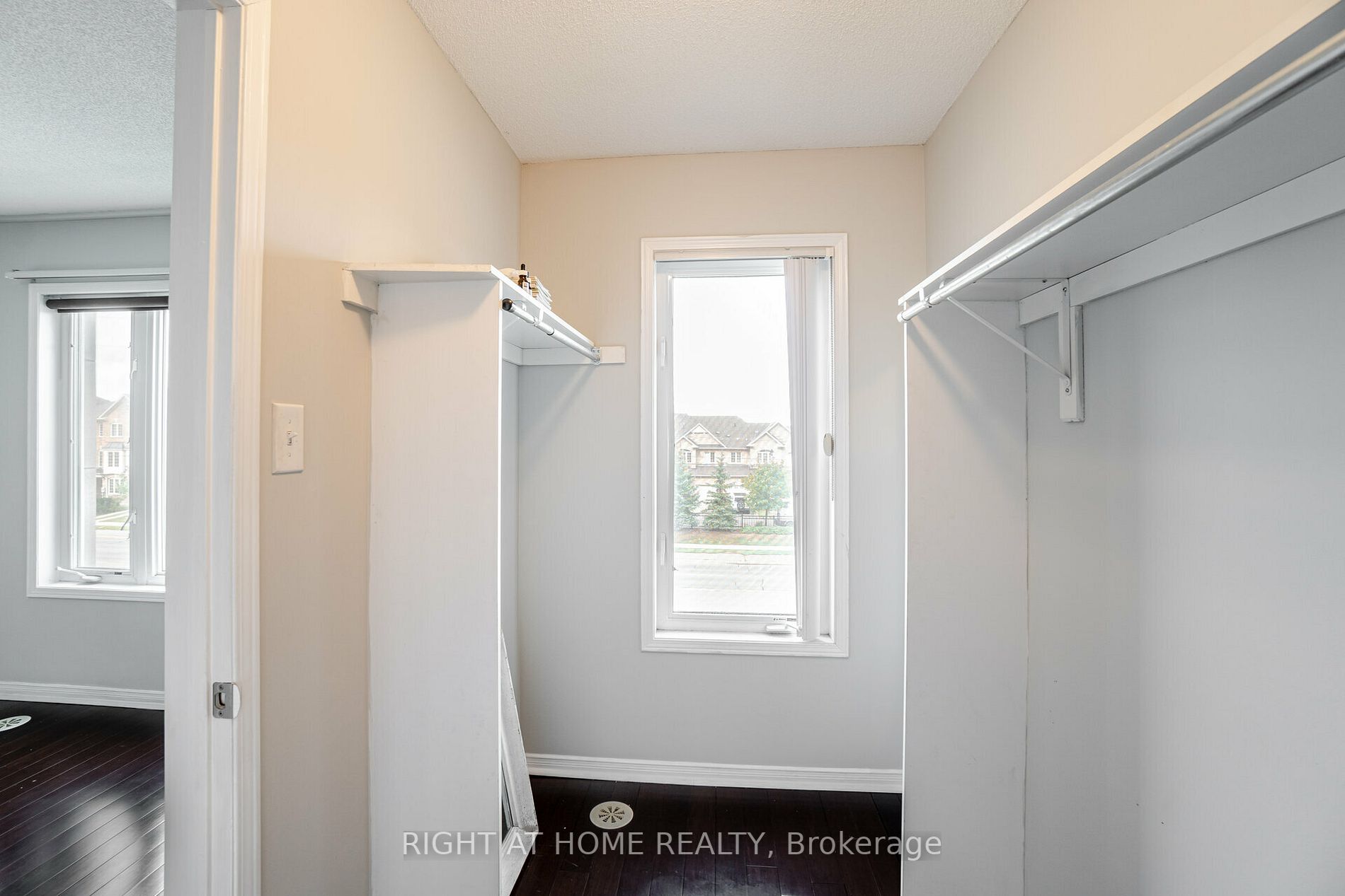 60 Fairwood Circ, #45