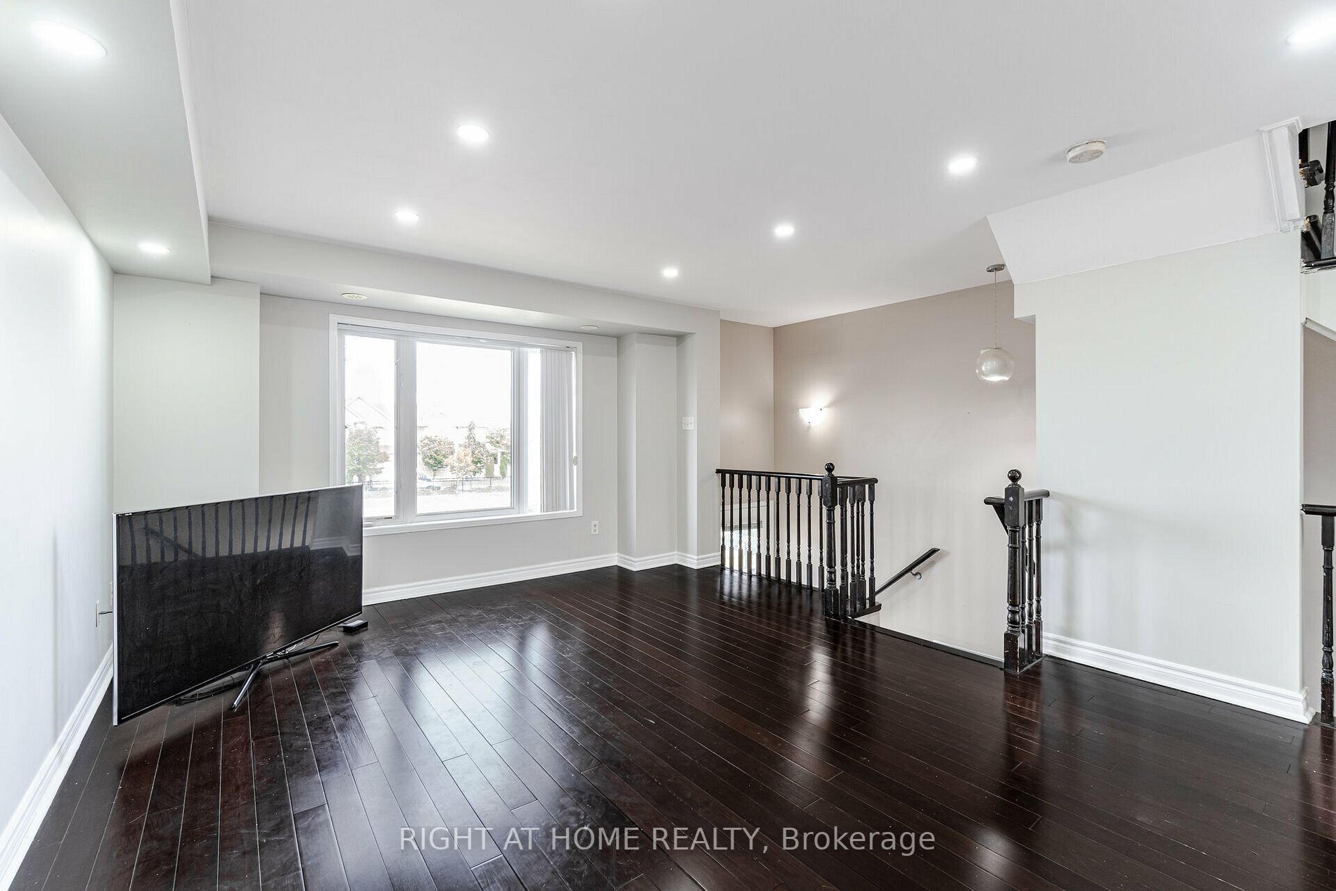60 Fairwood Circ, #45