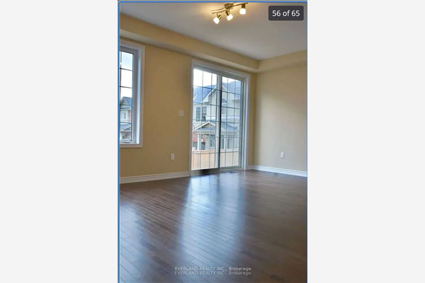 372 Threshing Mill Blvd, Oakville