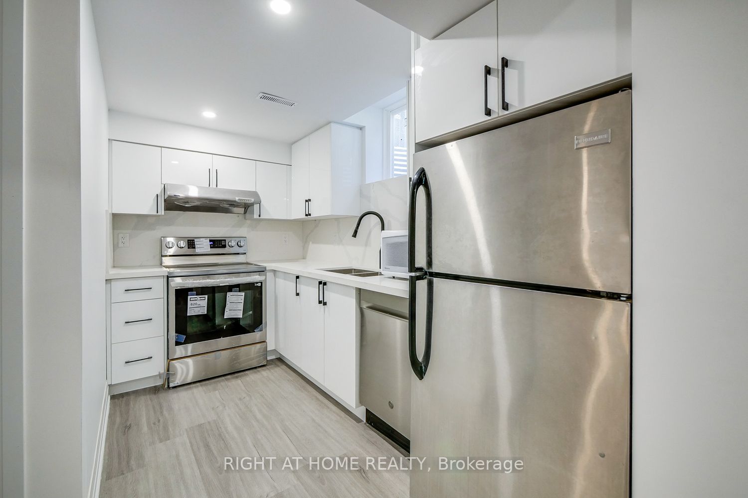 622 Clover Park Crescent, #Bsmt