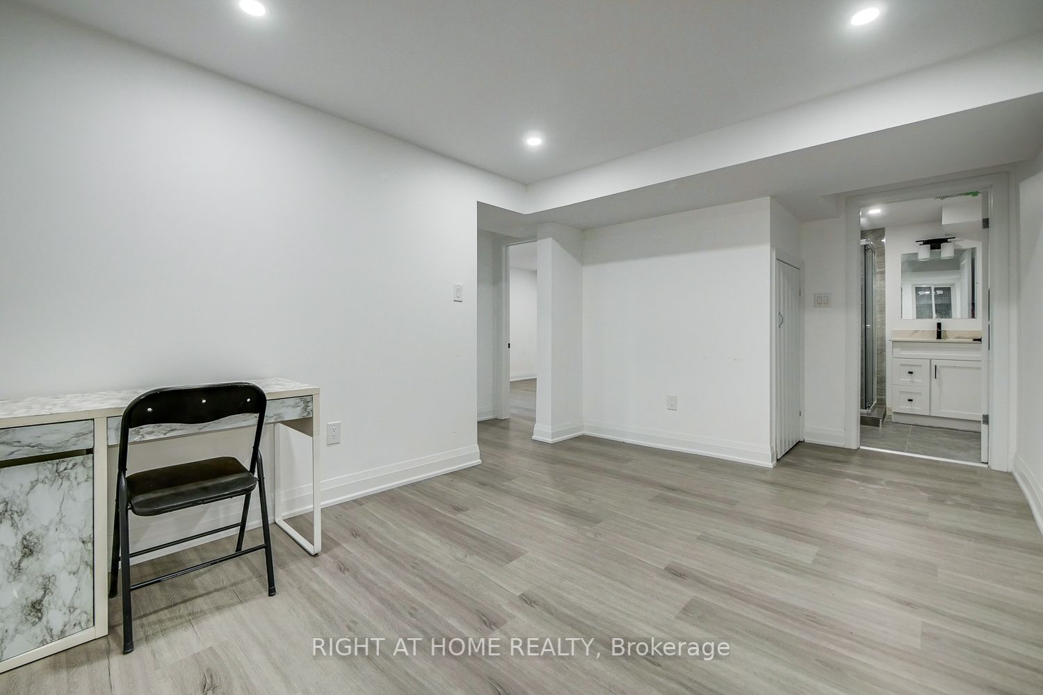 622 Clover Park Crescent, #Bsmt