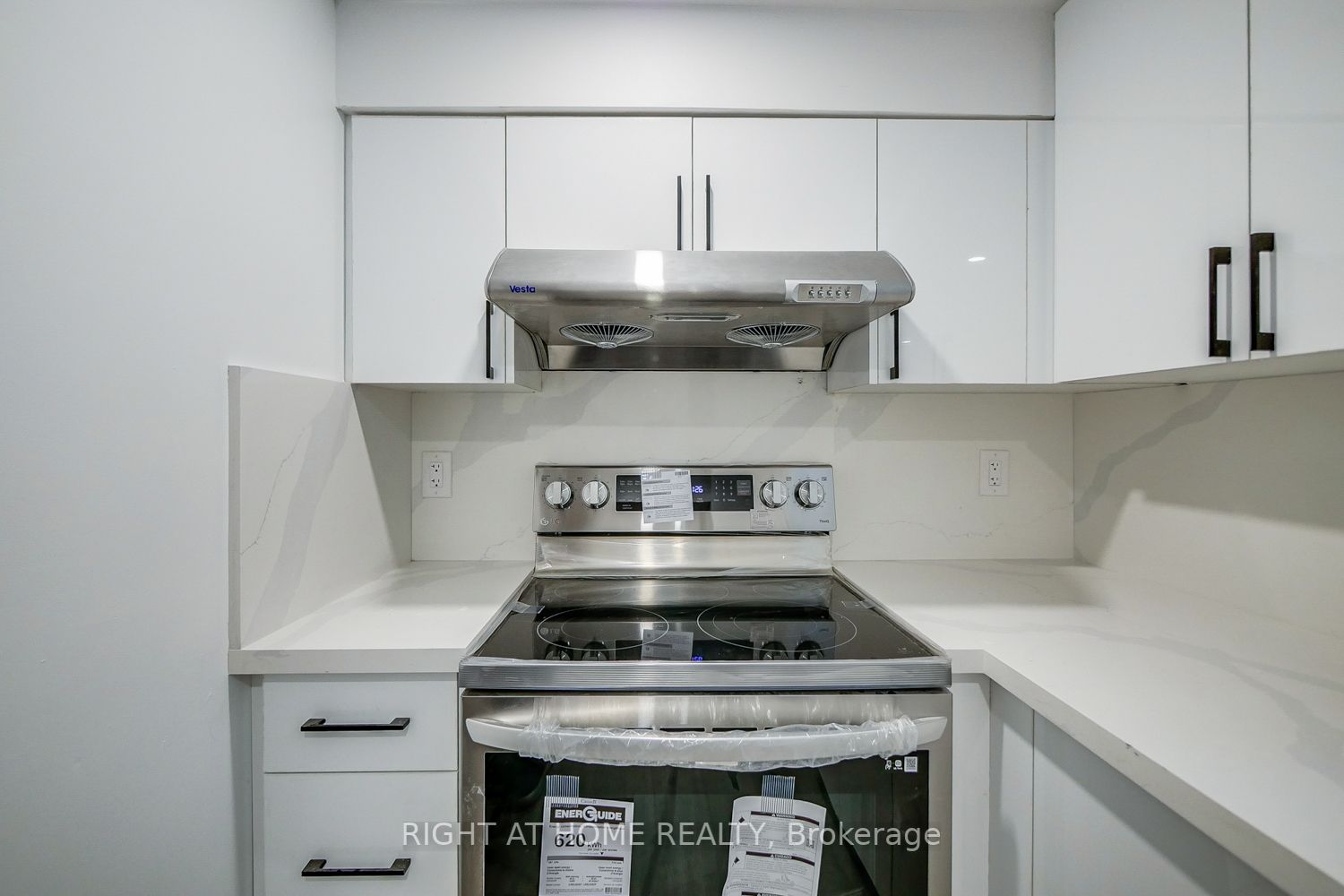 622 Clover Park Crescent, #Bsmt