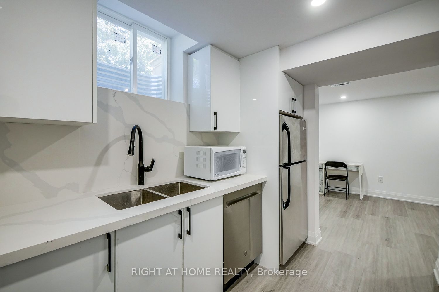 622 Clover Park Crescent, #Bsmt