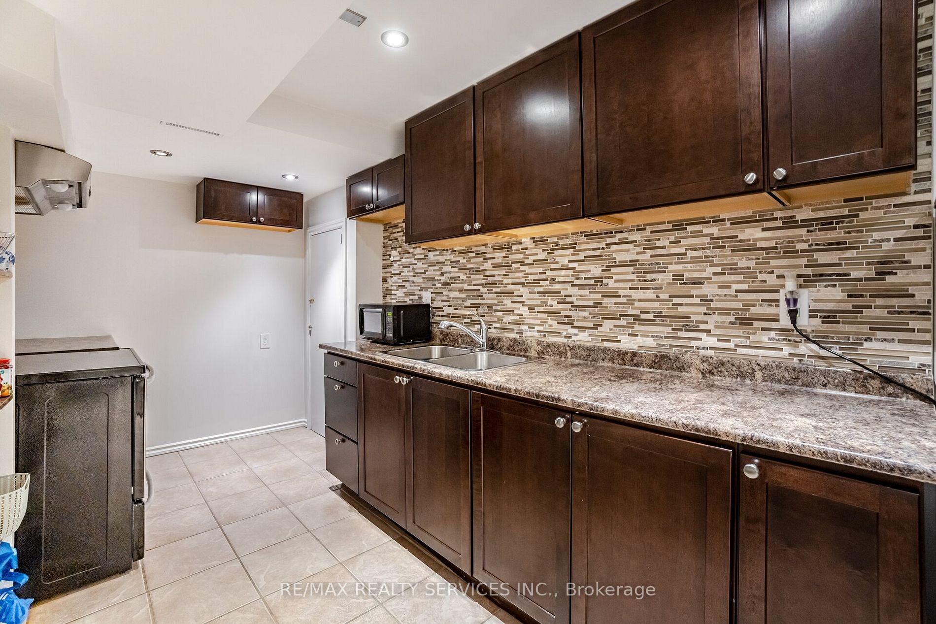 125 Fairhill Ave