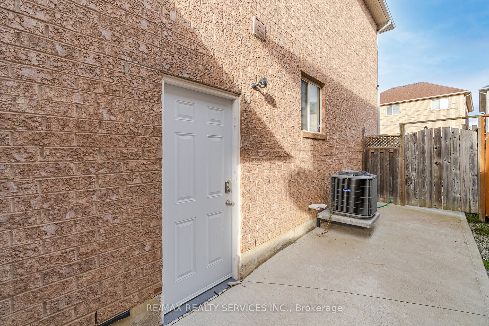 125 Fairhill Ave