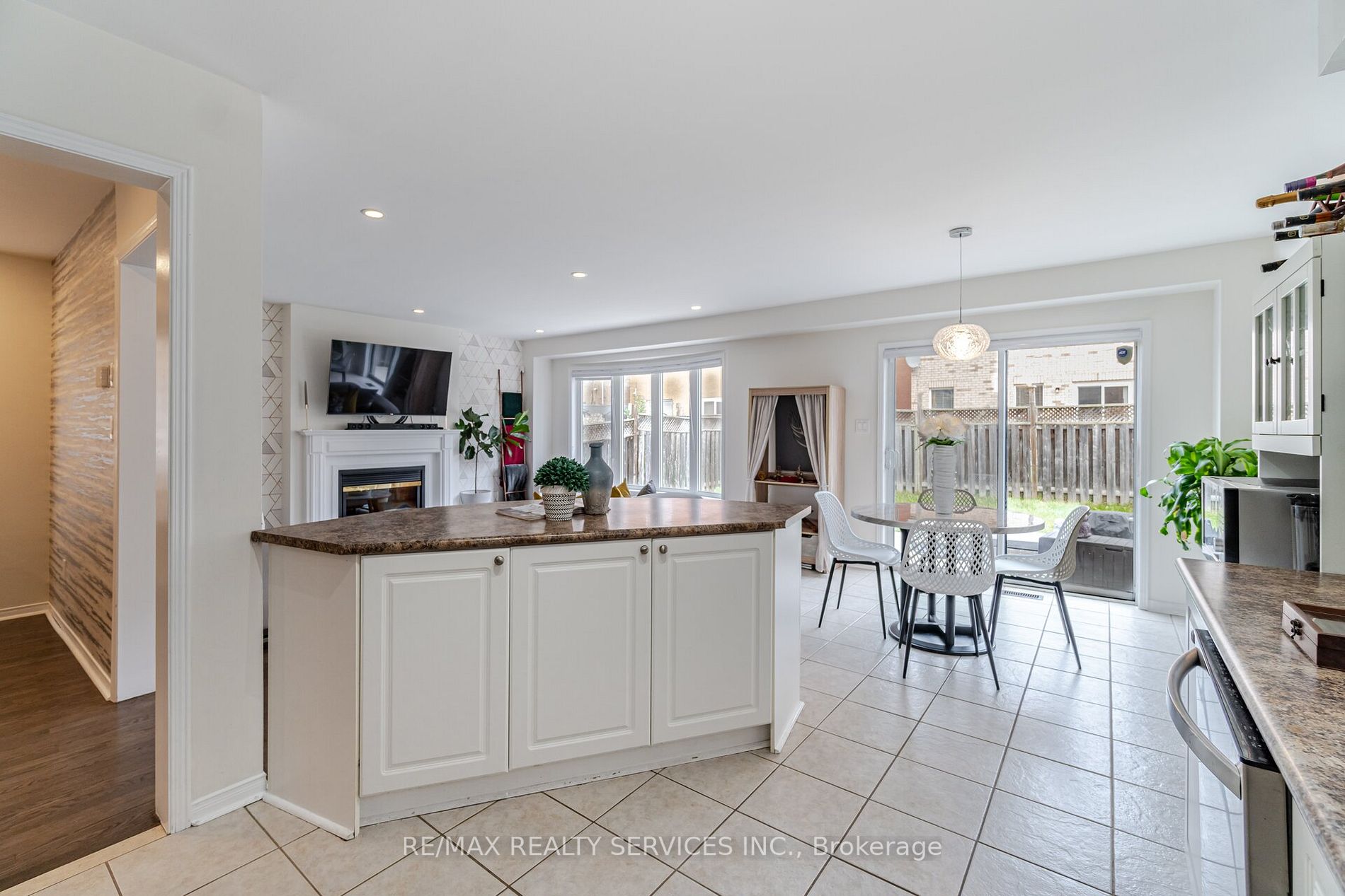 125 Fairhill Ave