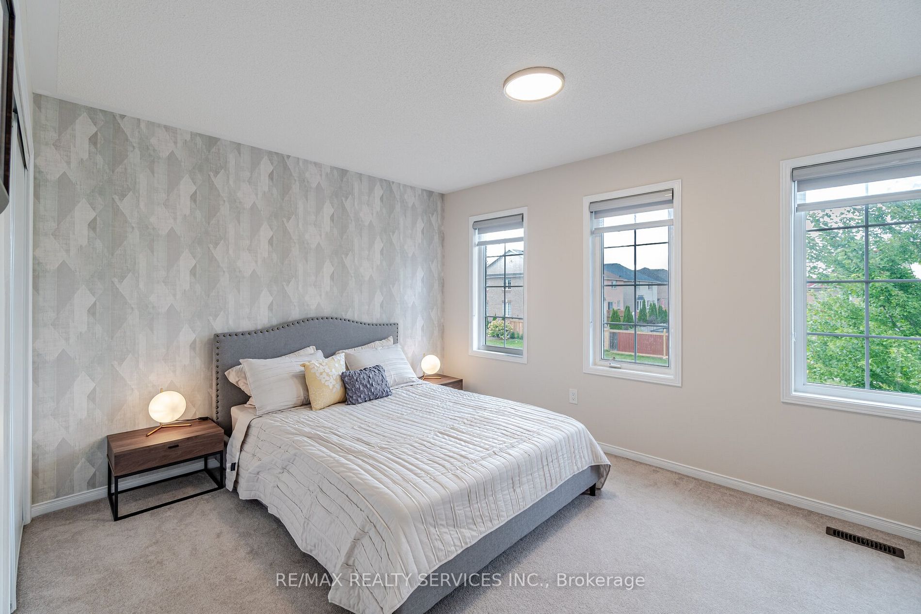 125 Fairhill Ave