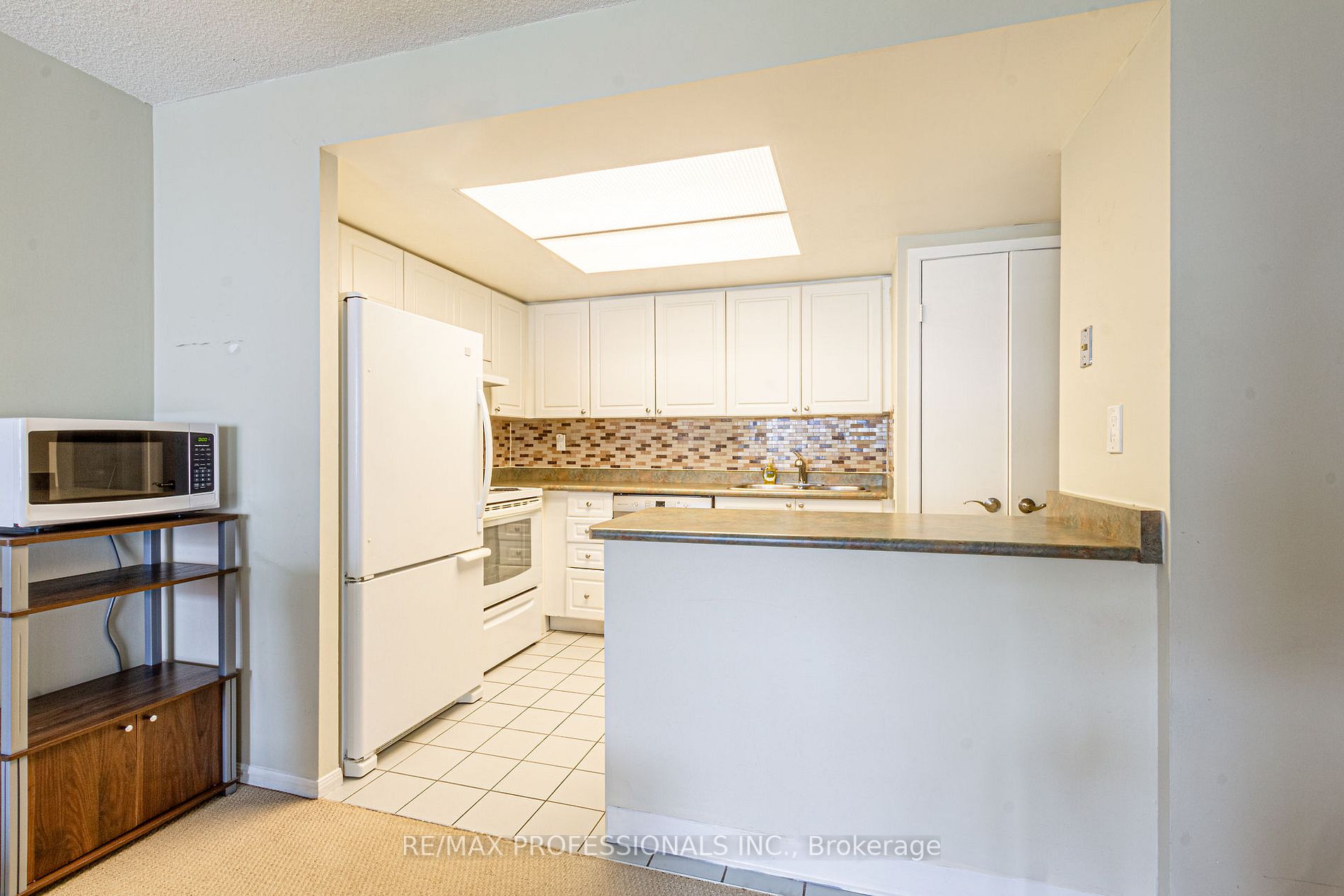 2091 Hurontario St, #710