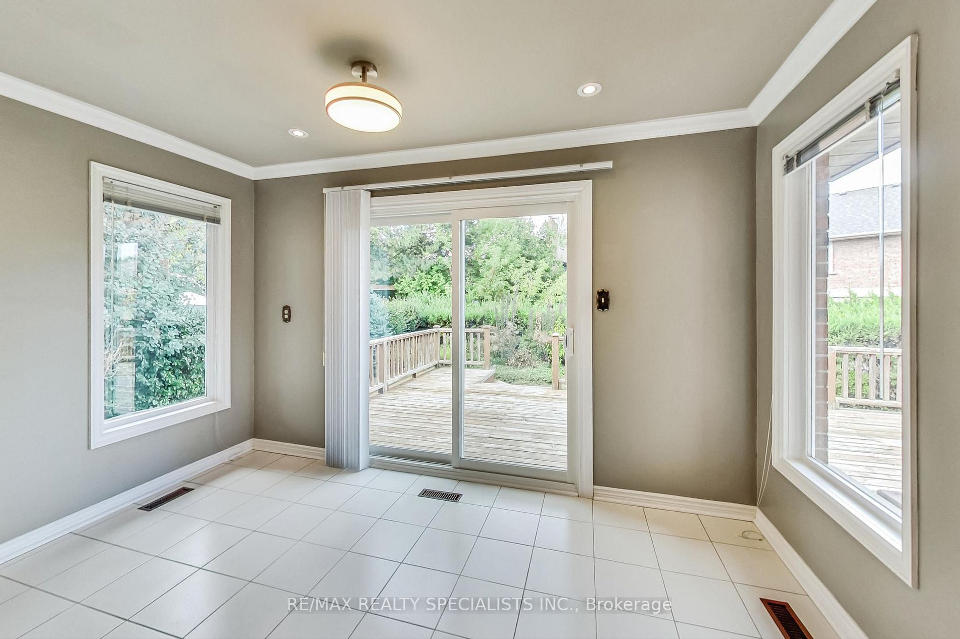 3955 Glamis Crt
