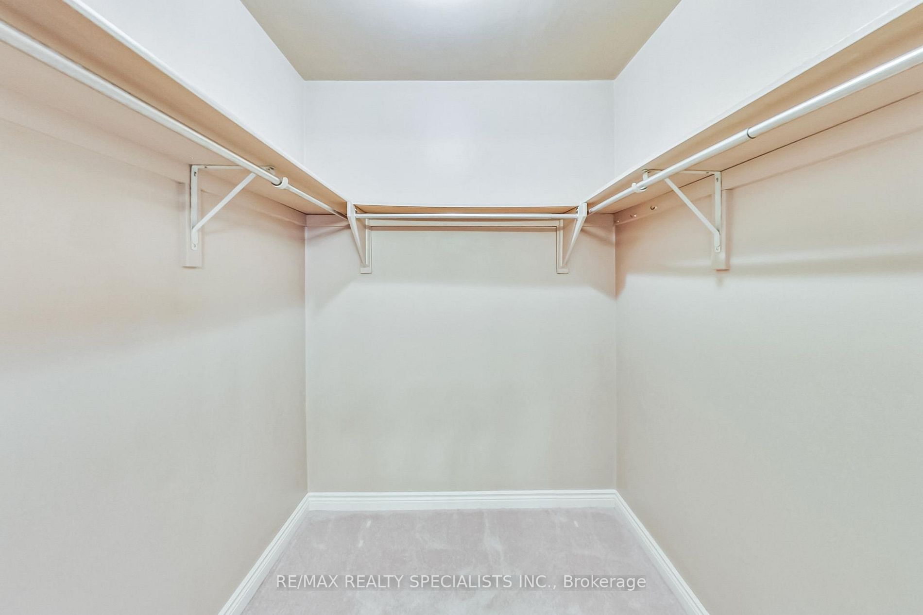 3955 Glamis Crt