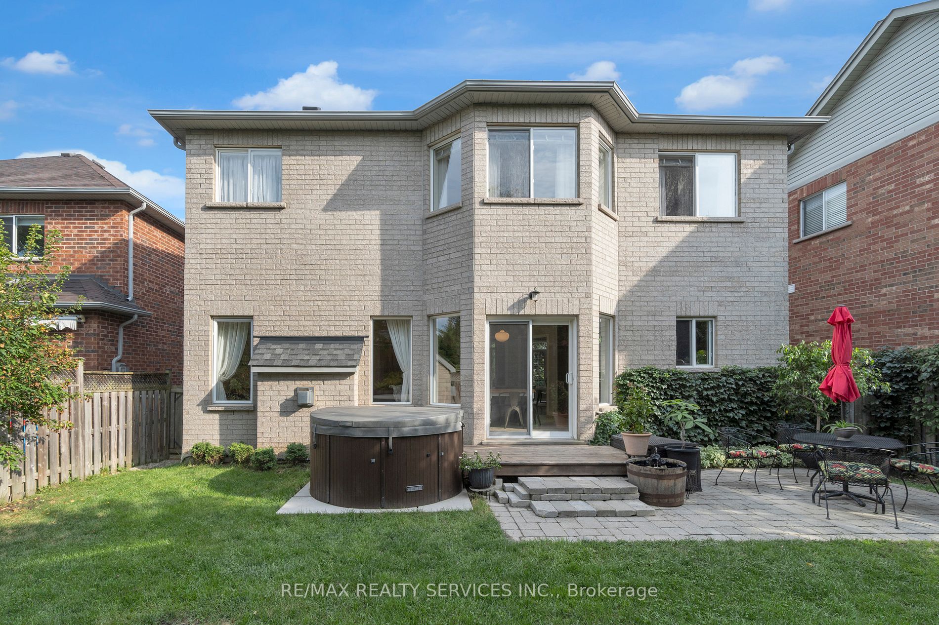46 Forsyth Cres