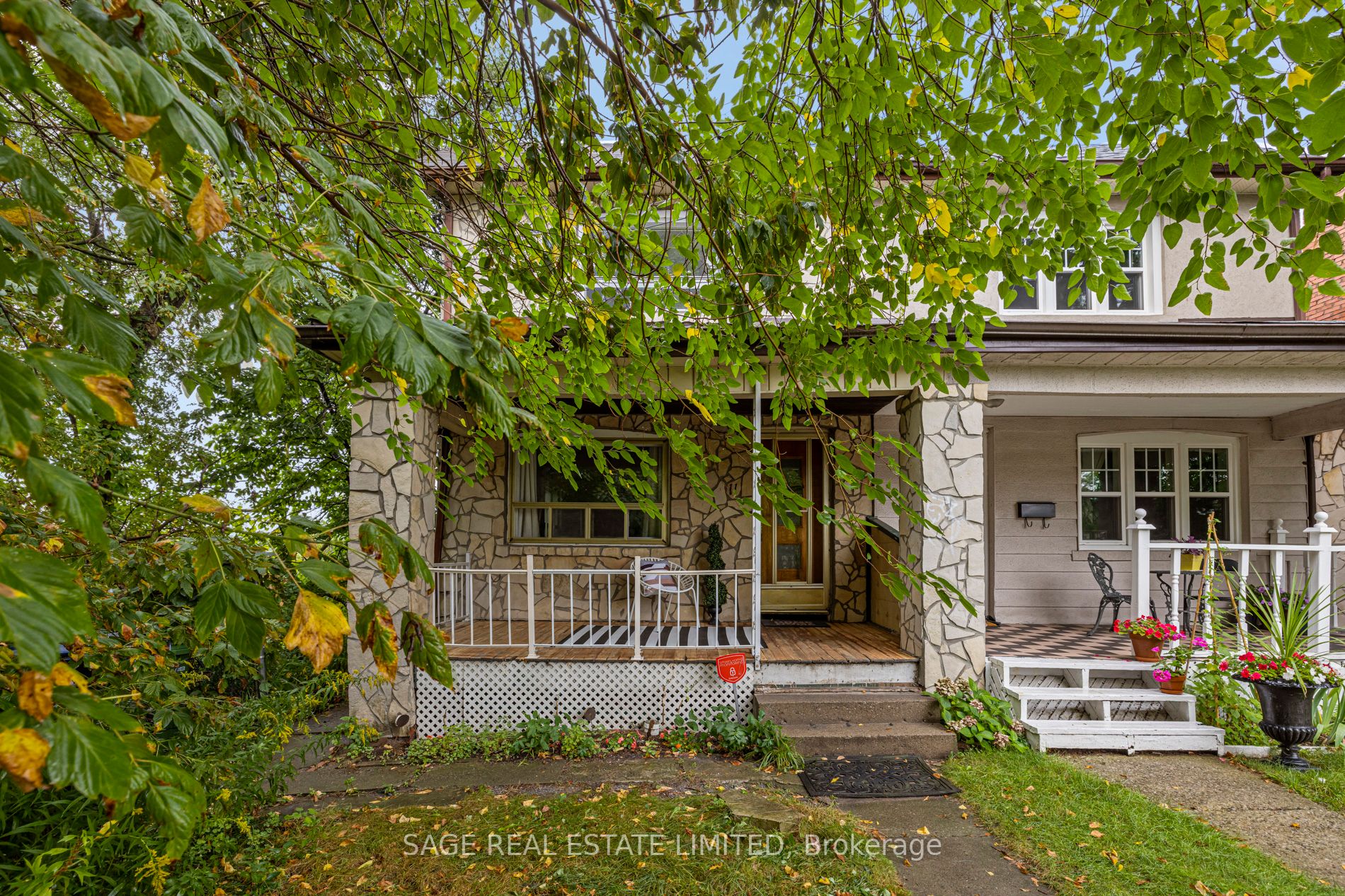 11 Humber Hill Ave