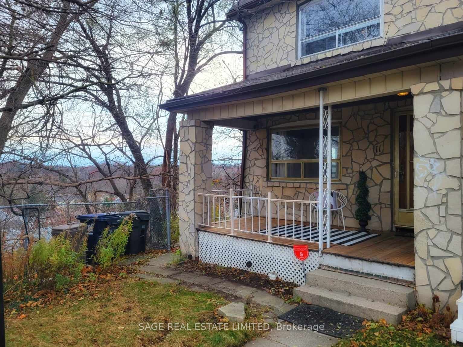 11 Humber Hill Ave